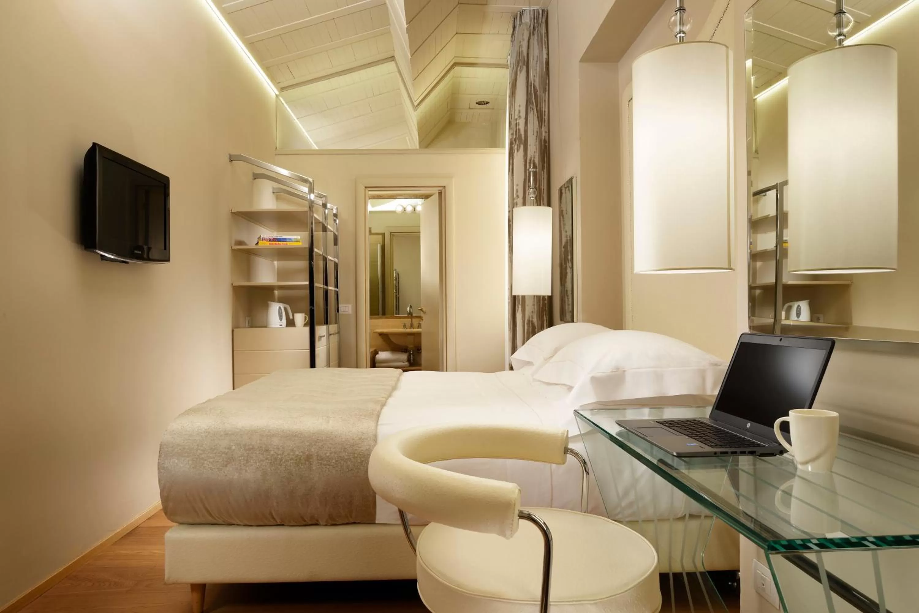 Photo of the whole room, Bed in Grand Hotel Minerva