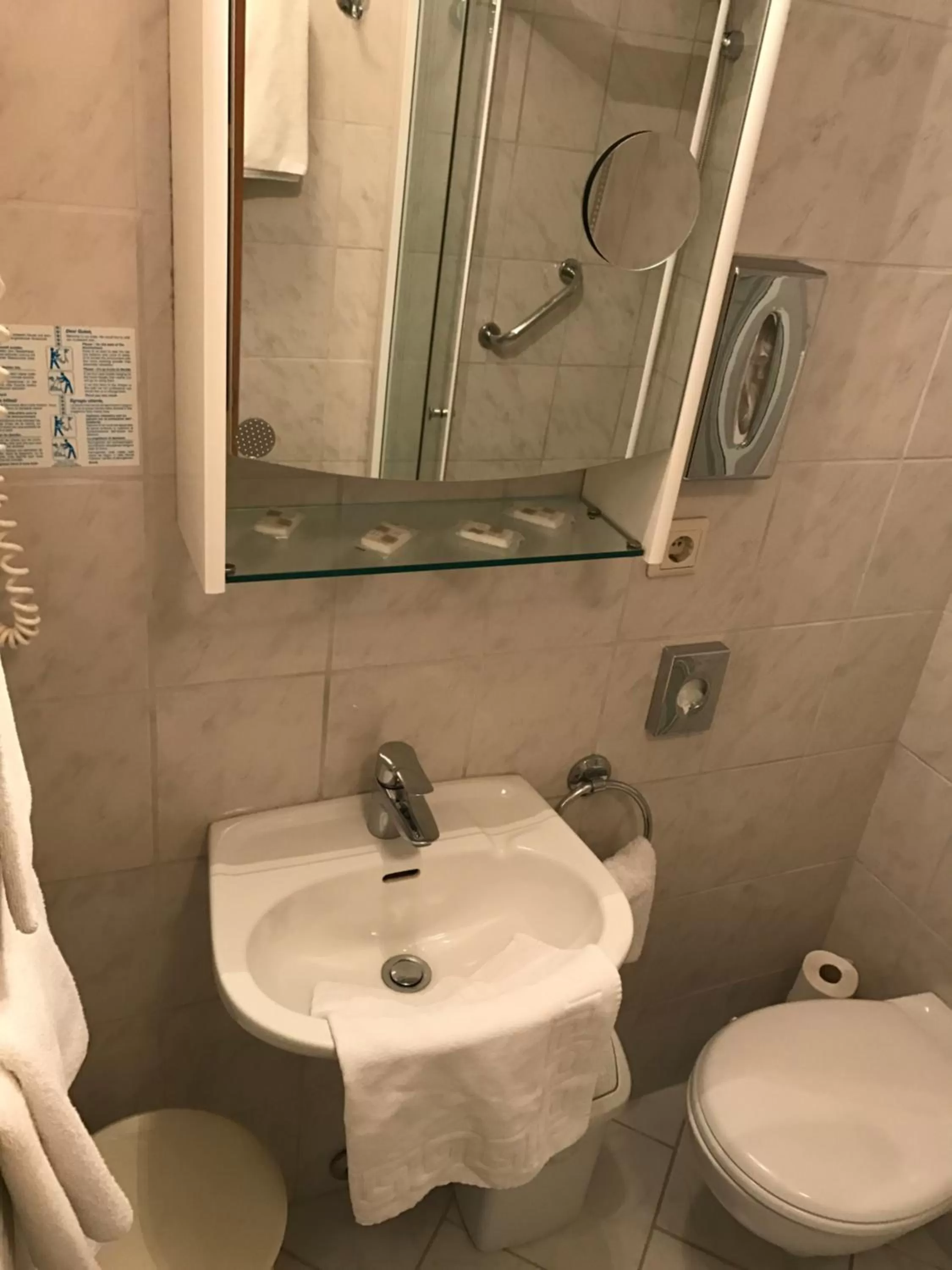 Bathroom in Hotel Rheinlust