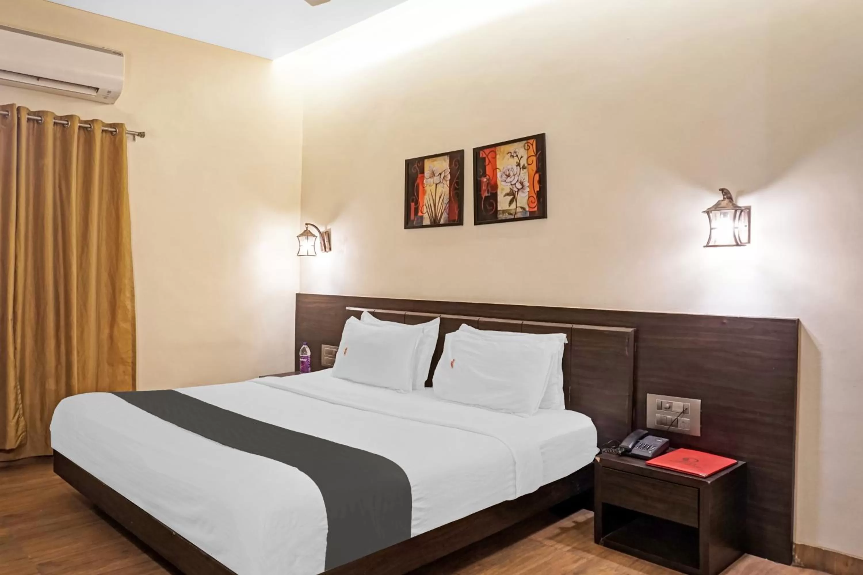 Double Room in Omkar Executive
