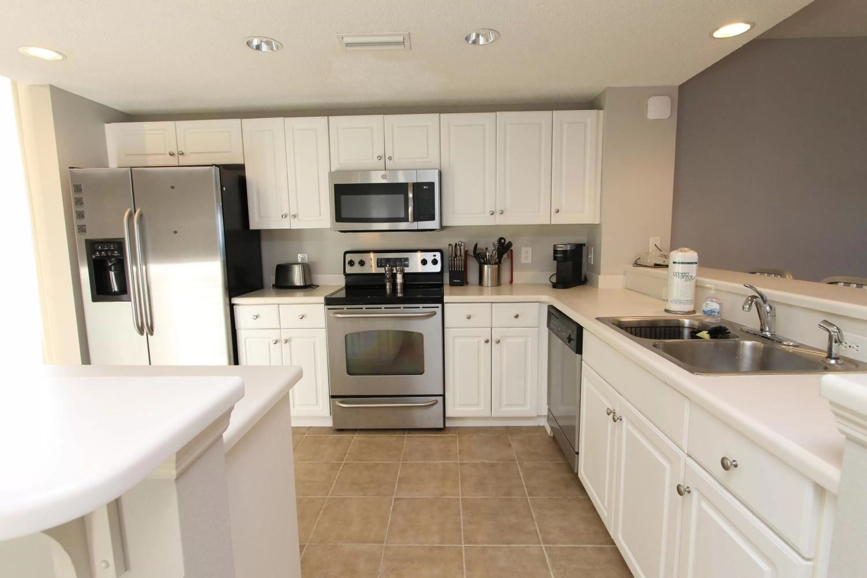 Kitchen or kitchenette, Kitchen/Kitchenette in Majestic Beach Resort, Panama City Beach, Fl