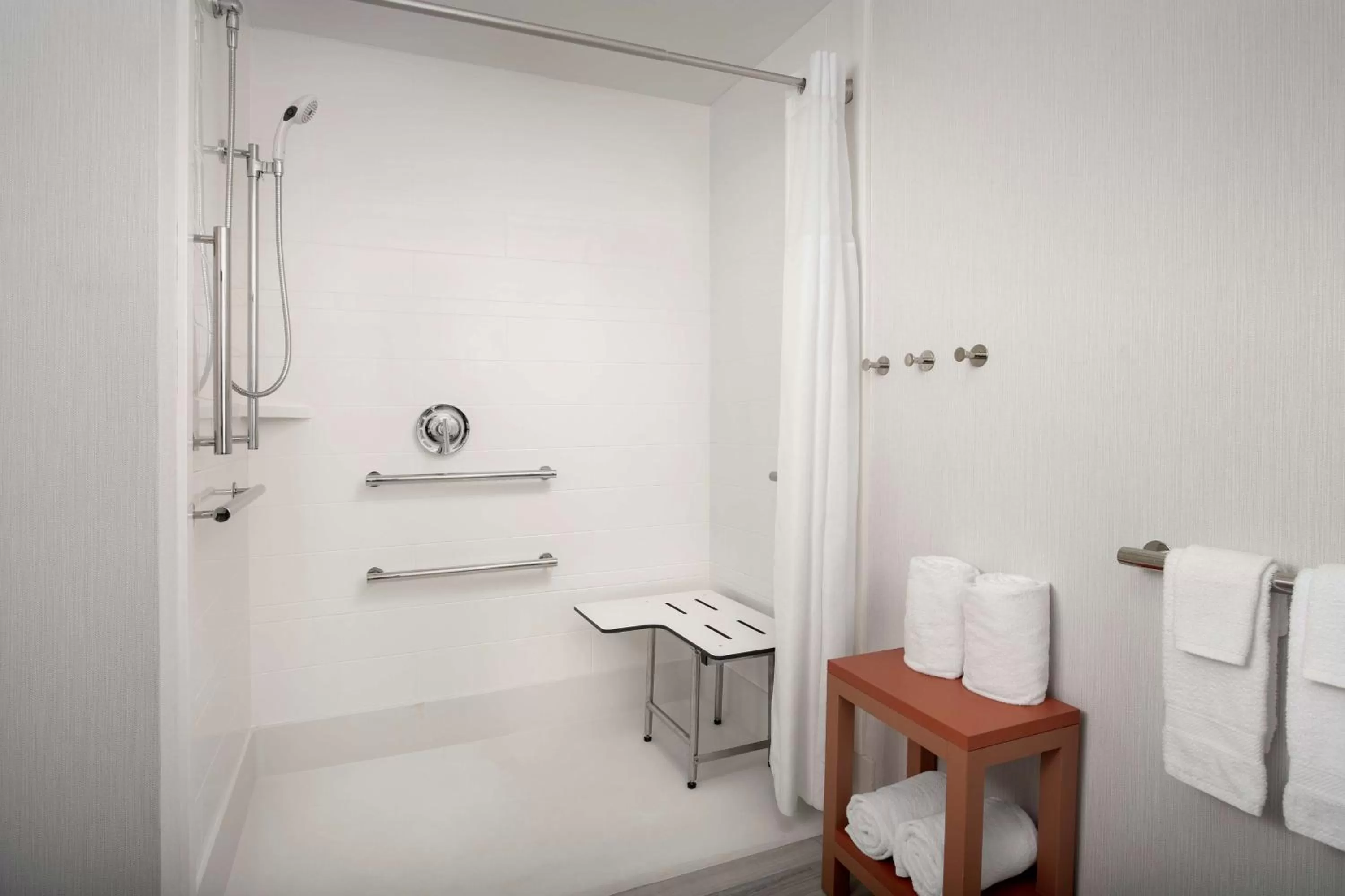 Bathroom in Hampton Inn Duncan