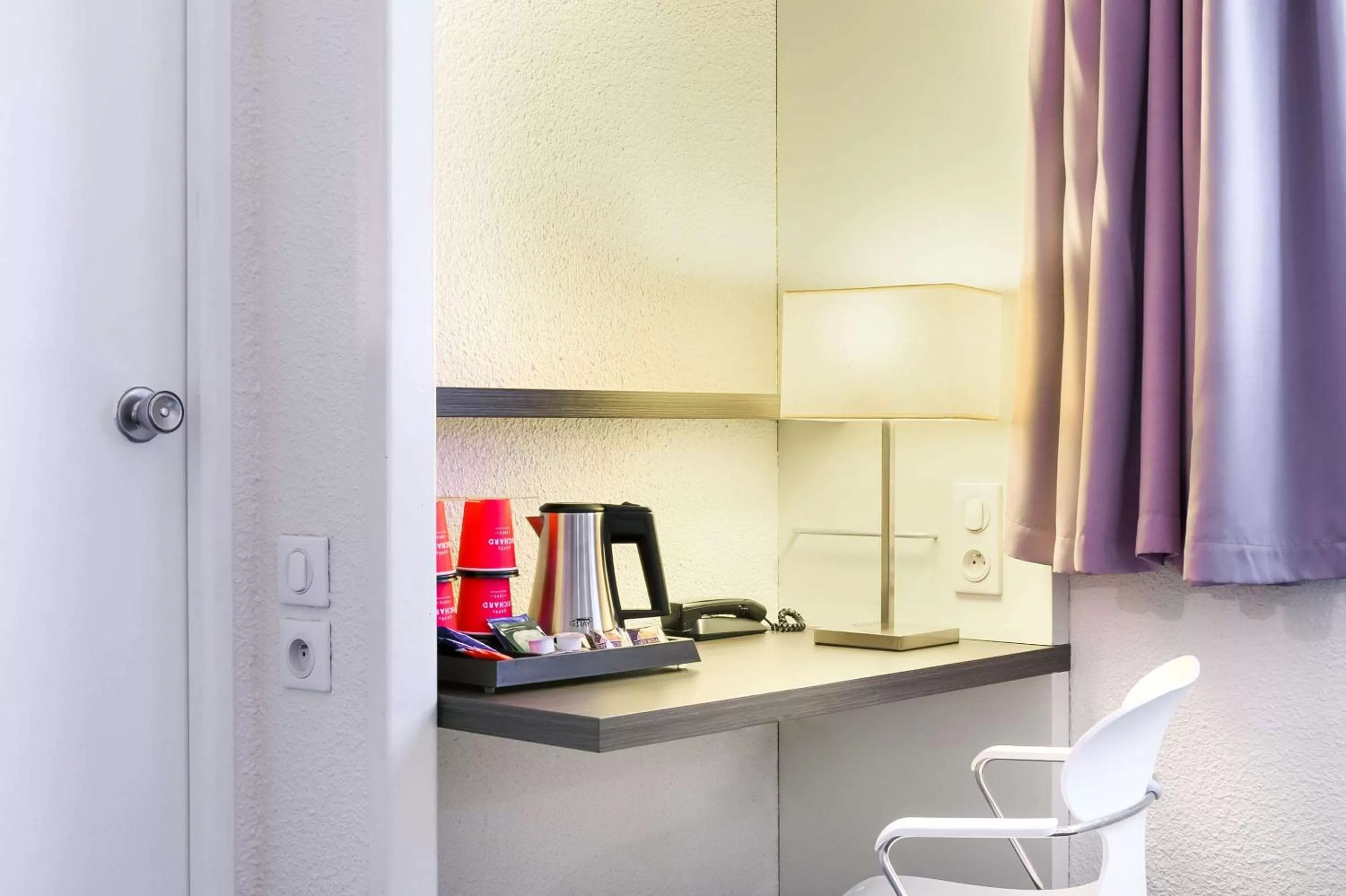 Photo of the whole room in Kyriad Lille Gare - Grand Palais