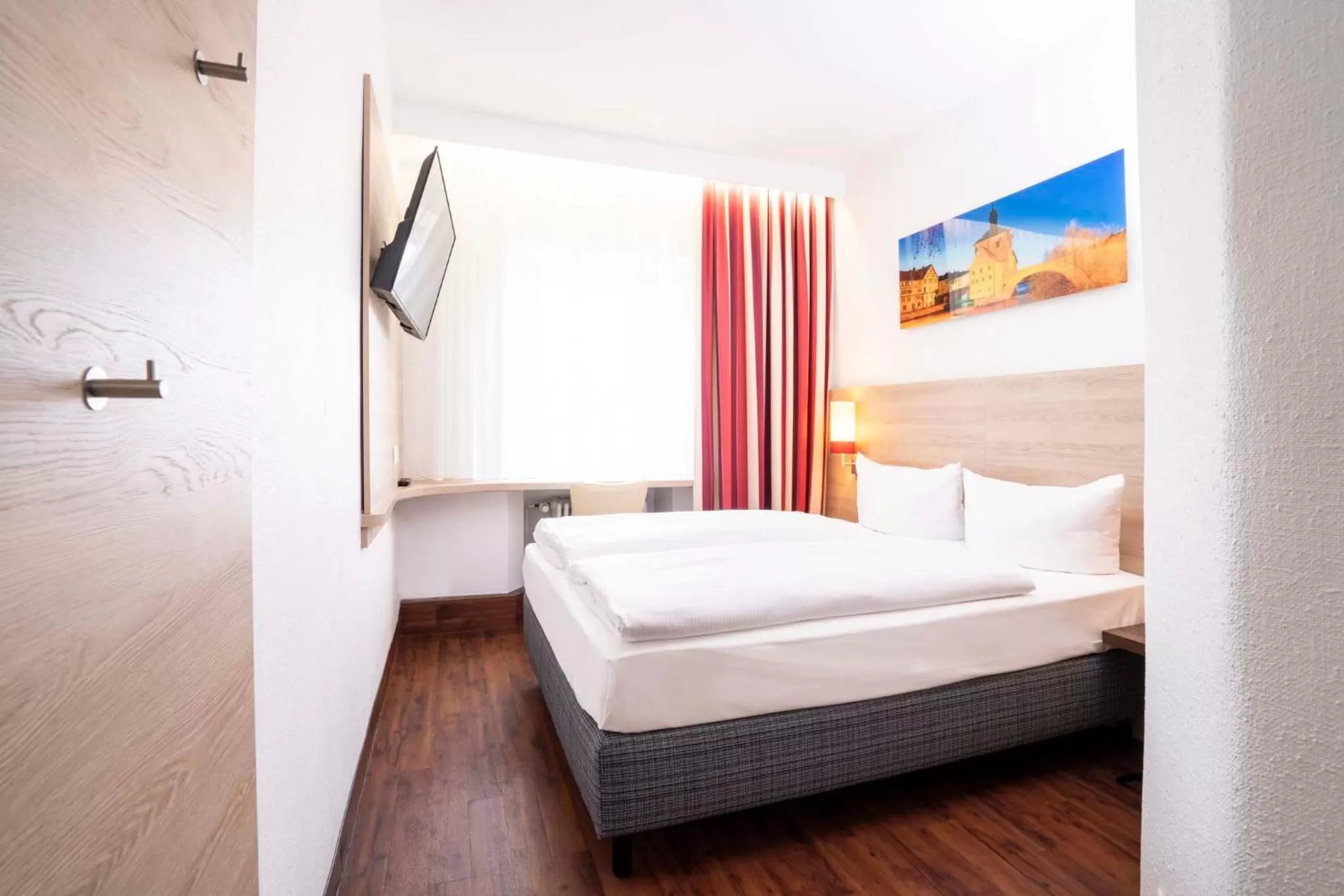 Photo of the whole room, Bed in Hotel National