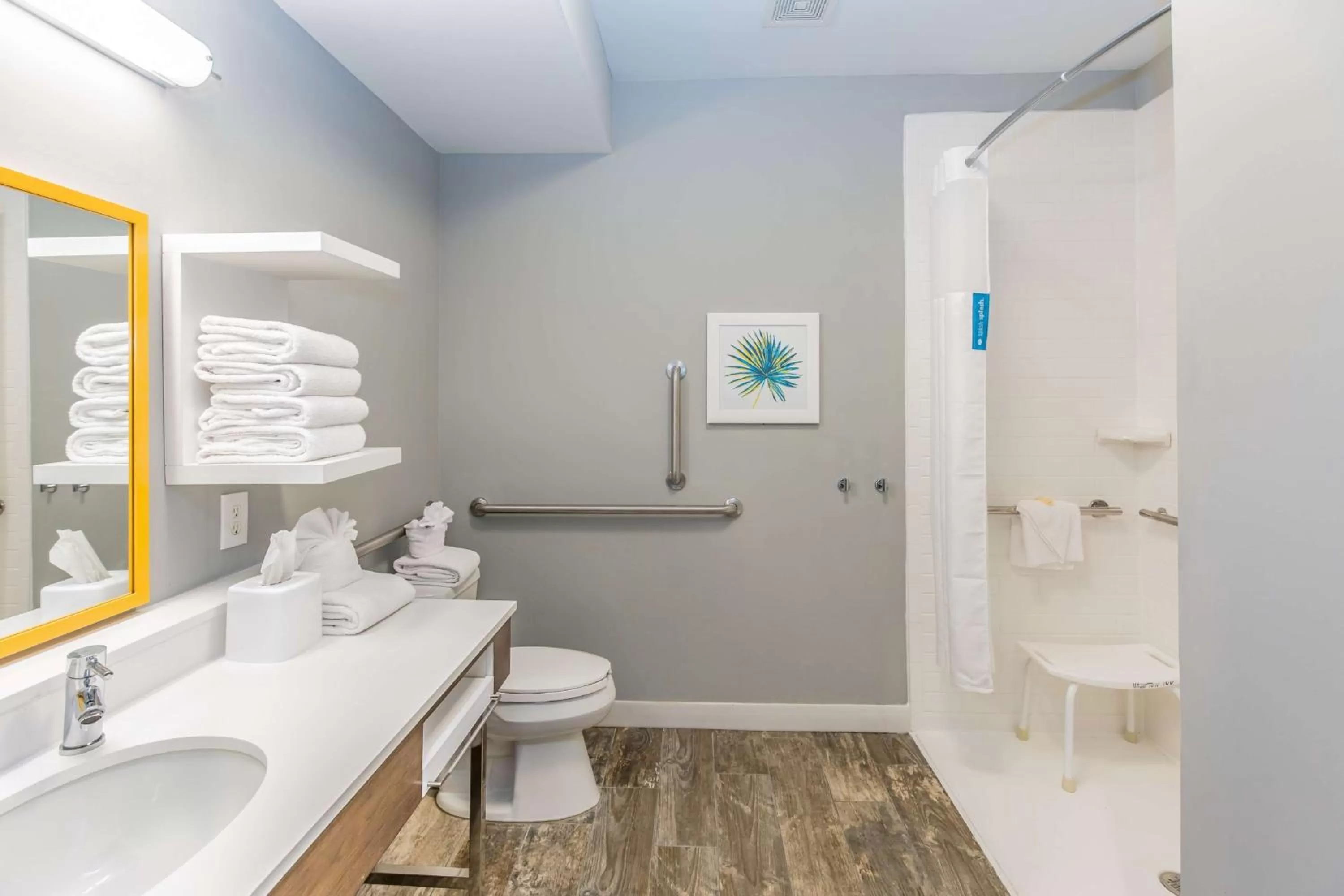 Living room in Hampton Inn Pensacola Beach