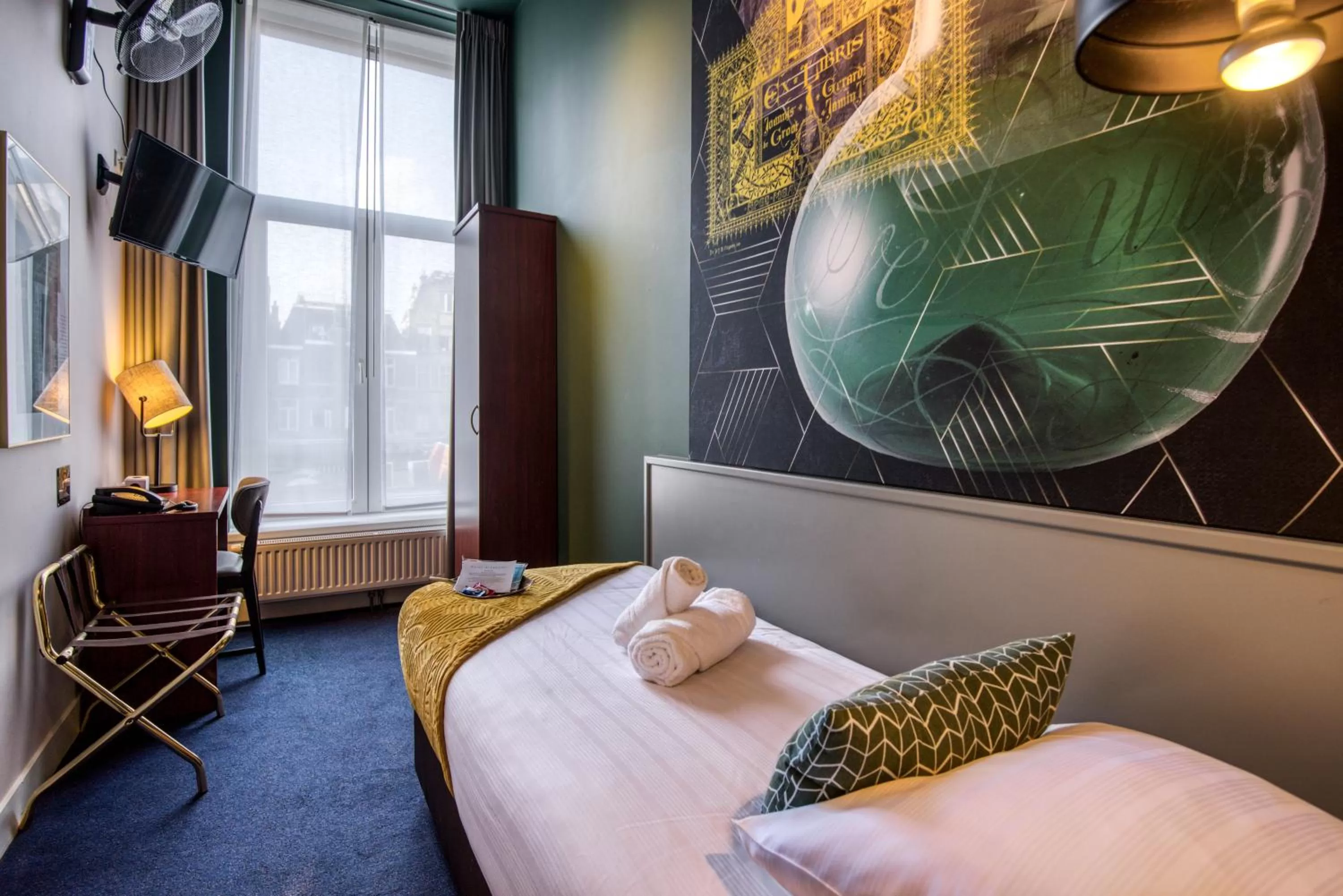 Bedroom, Bed in Hotel Alexander