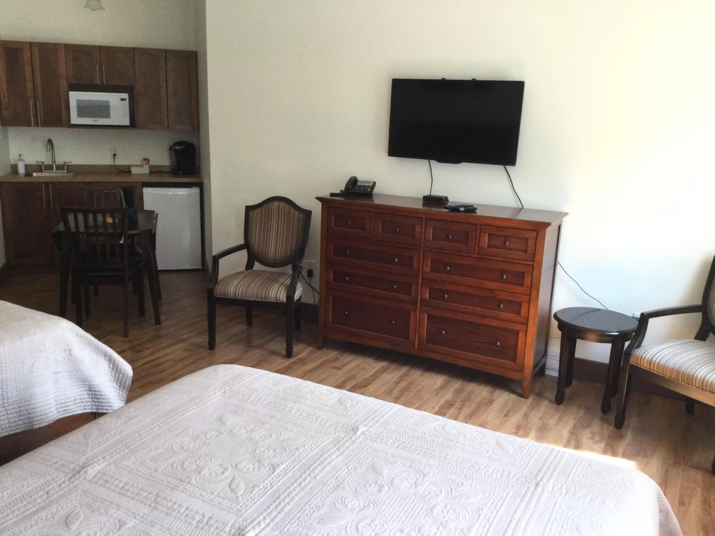 TV/Entertainment Center in Water Suites