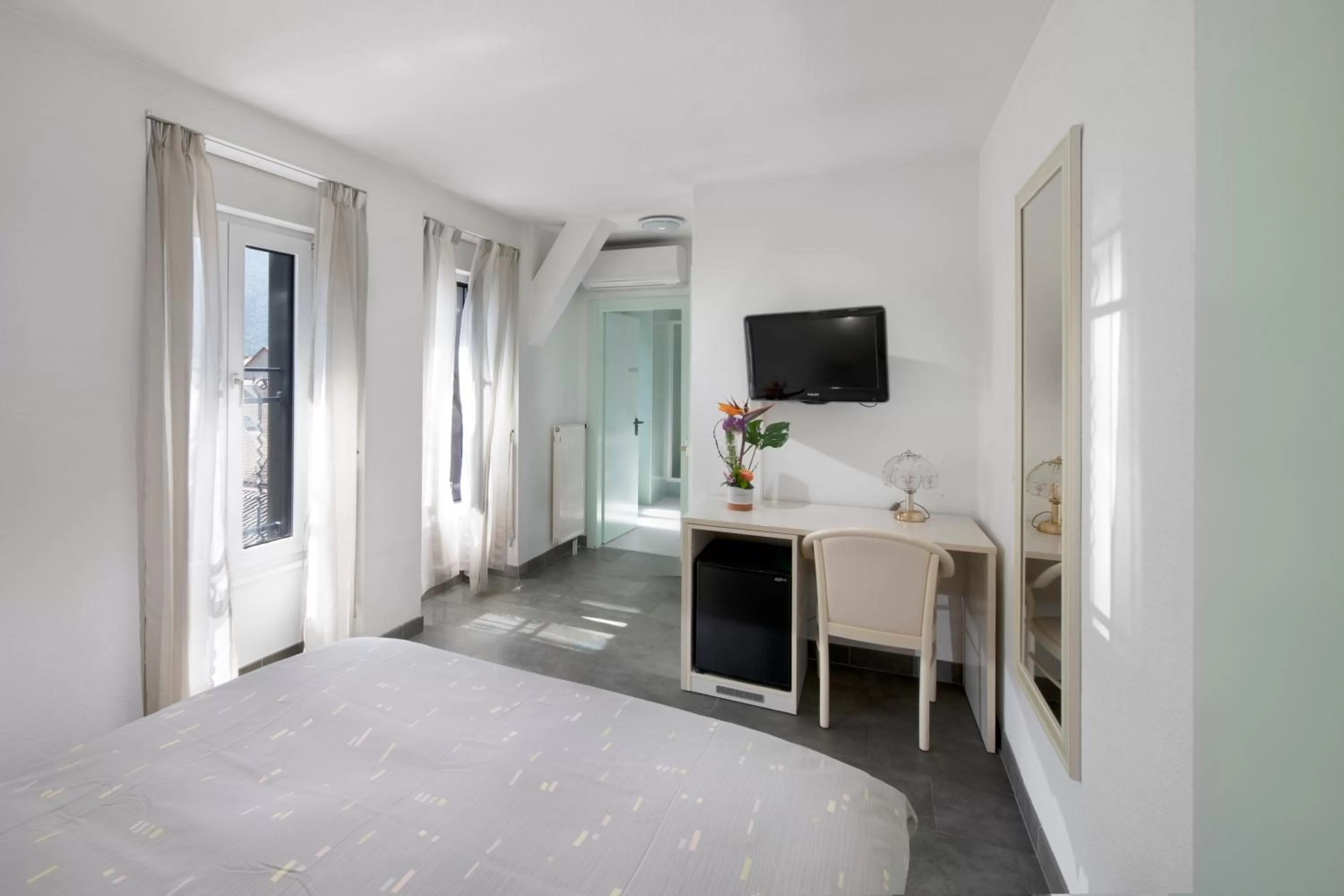 Bed in Hôtel du Port