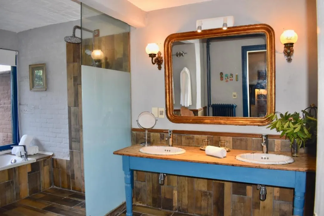 Bathroom in Las Cumbres Hotel