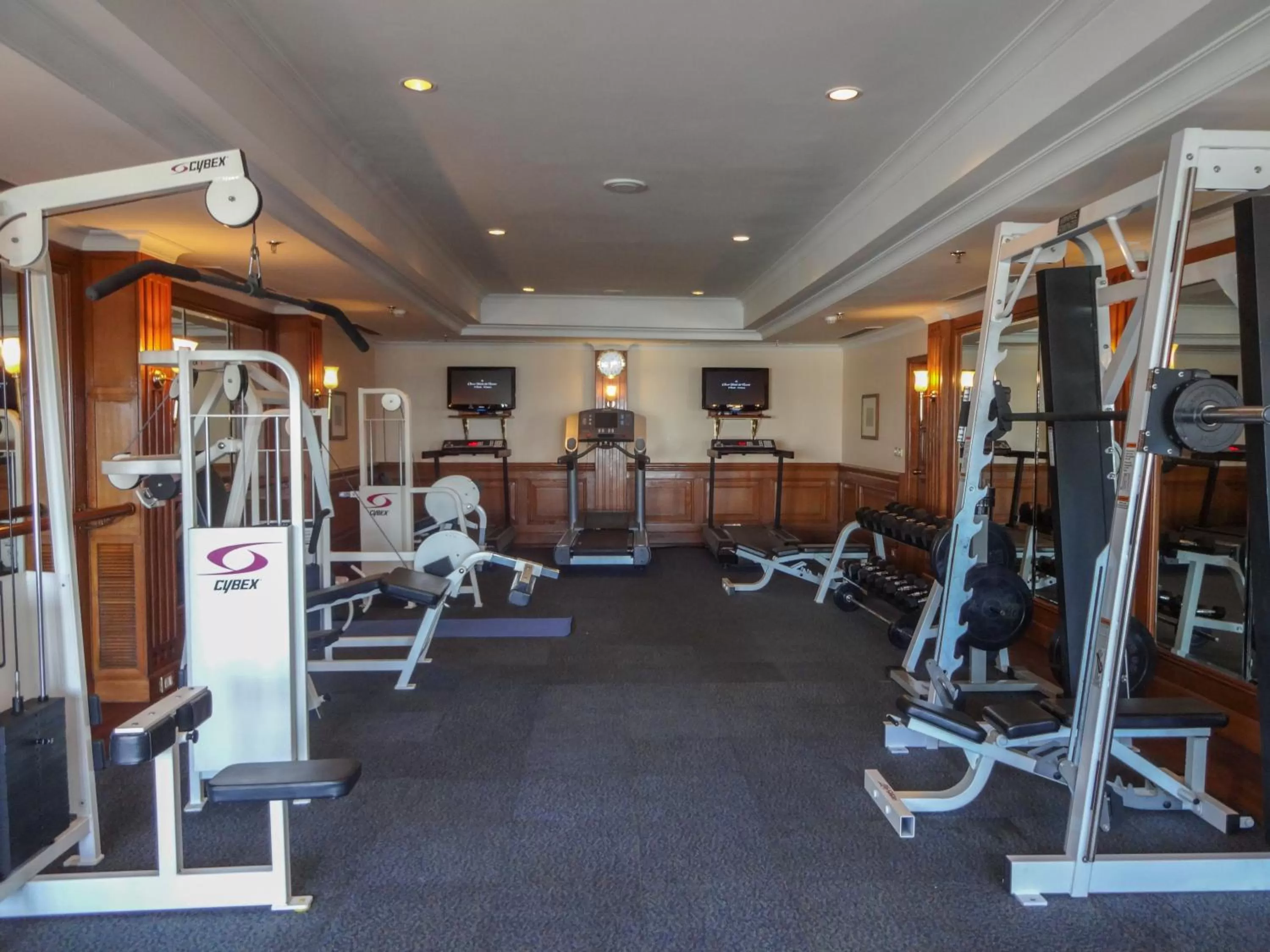Fitness centre/facilities in The Oberoi Cecil