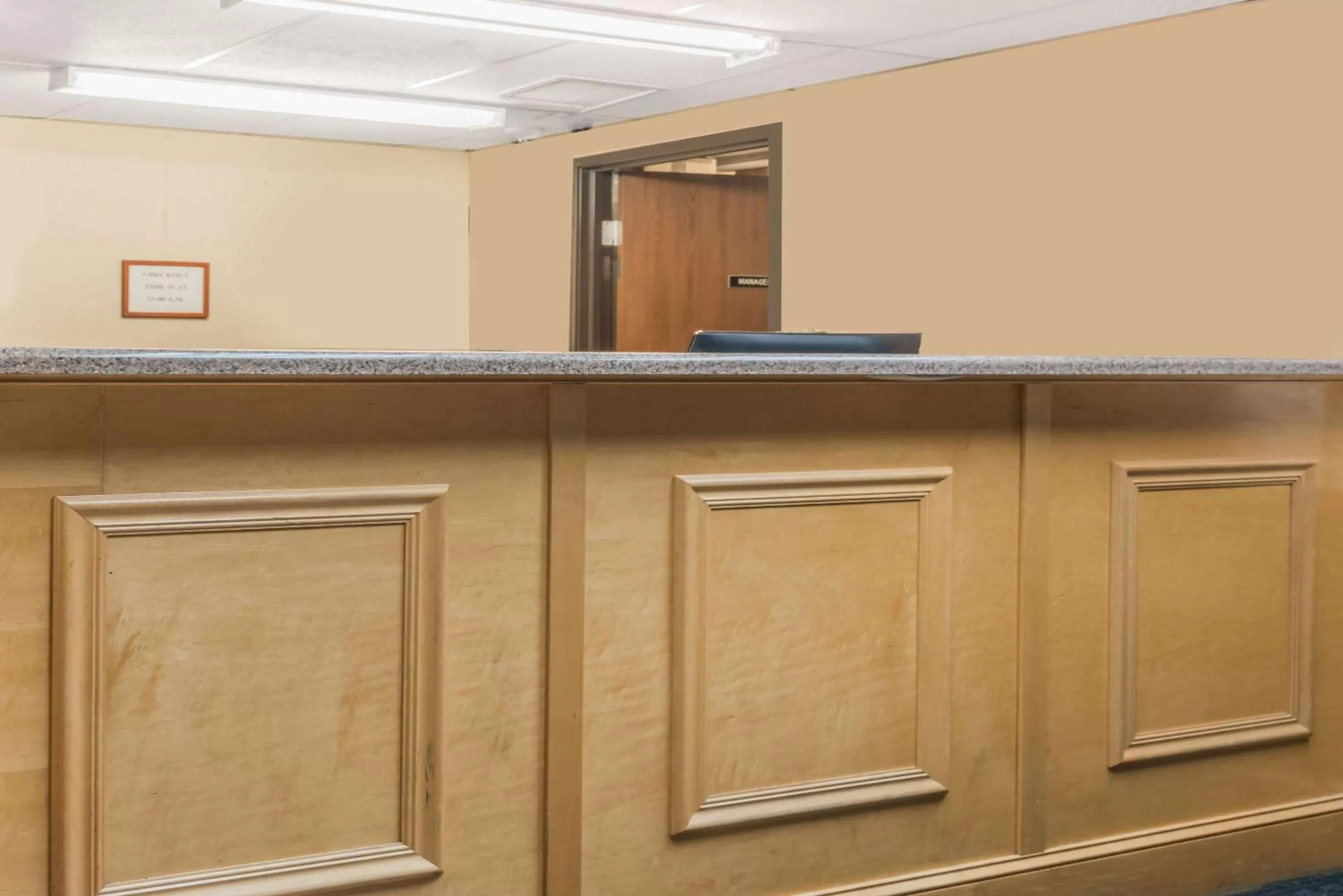 Lobby or reception in Super 8 by Wyndham Brooklyn Center/MPLS