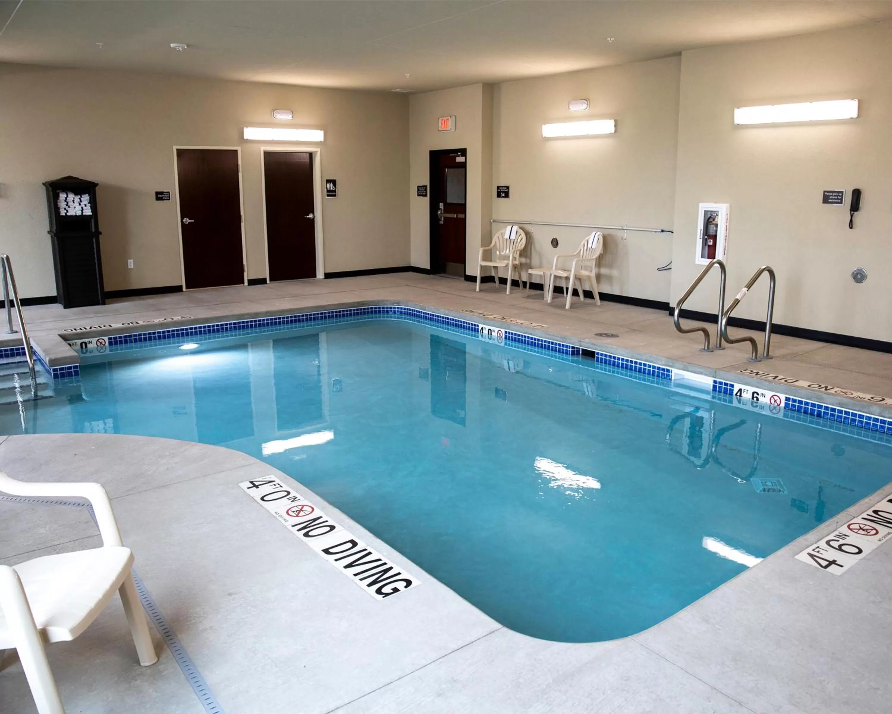 Swimming pool in Cobblestone Hotel & Suites - Two Rivers