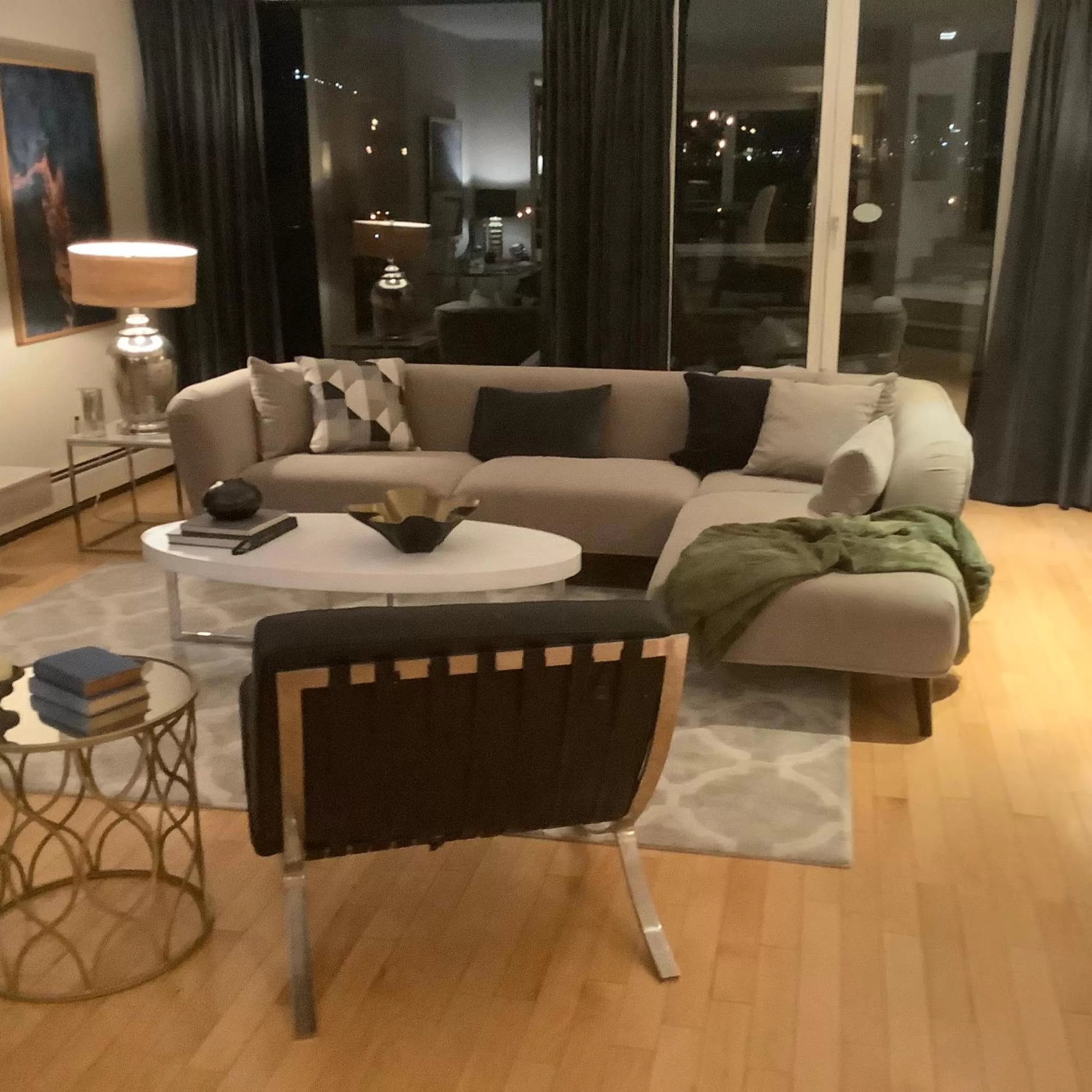 Living room, Seating Area in Suite Smart Vancouver