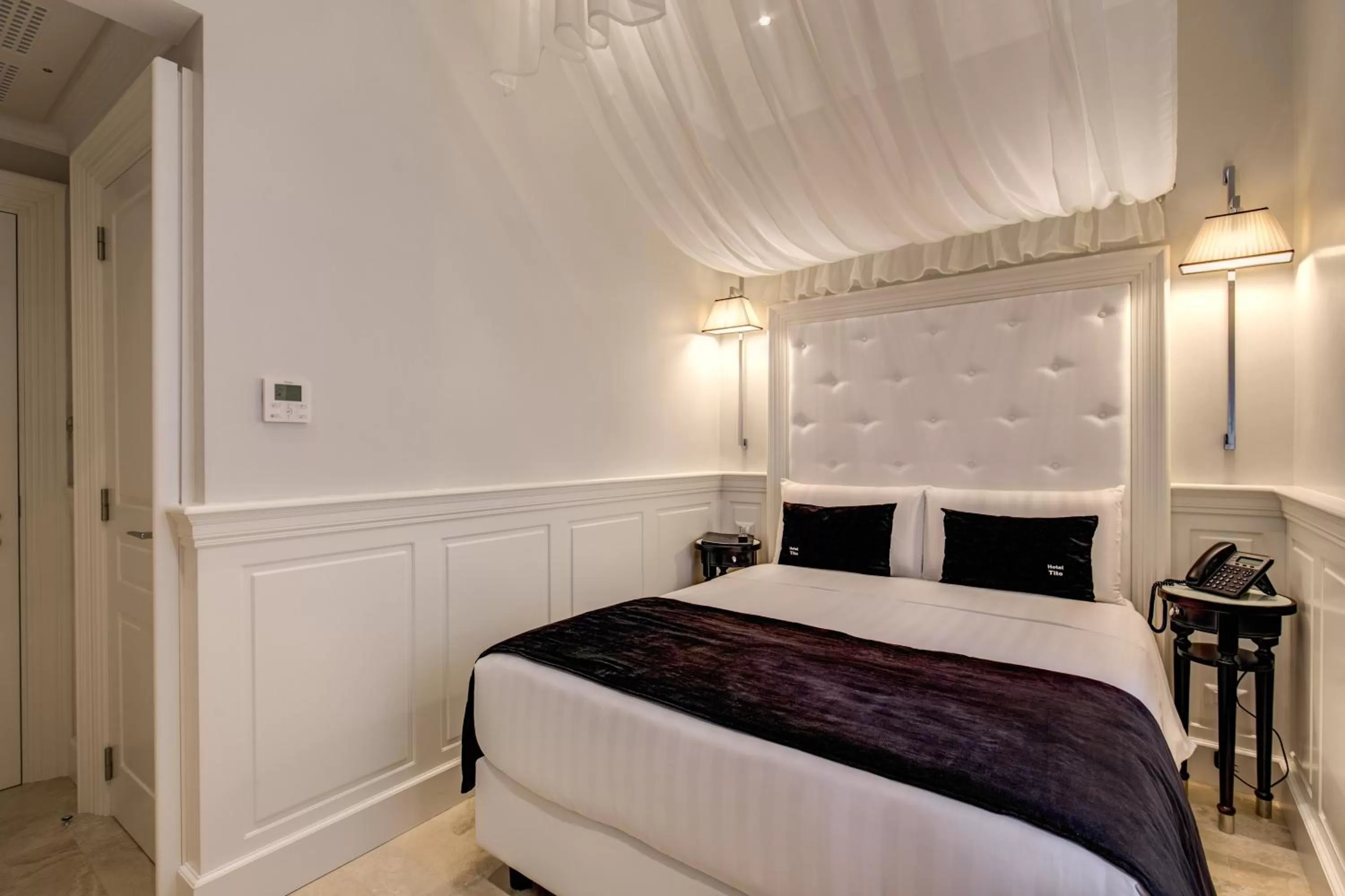 Photo of the whole room, Bed in Hotel Tito