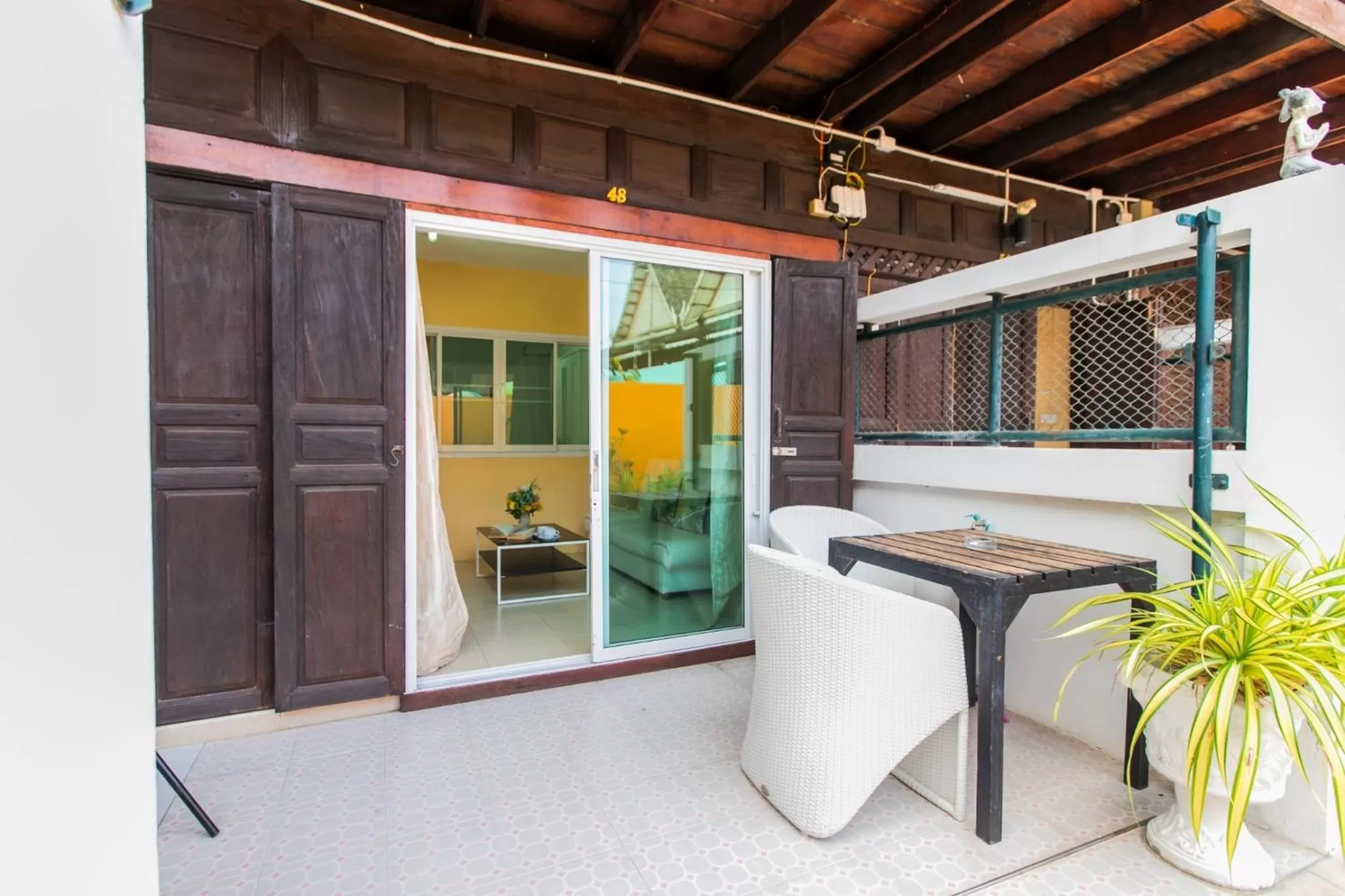 Facade/entrance in MANDARIN LODGE by victor