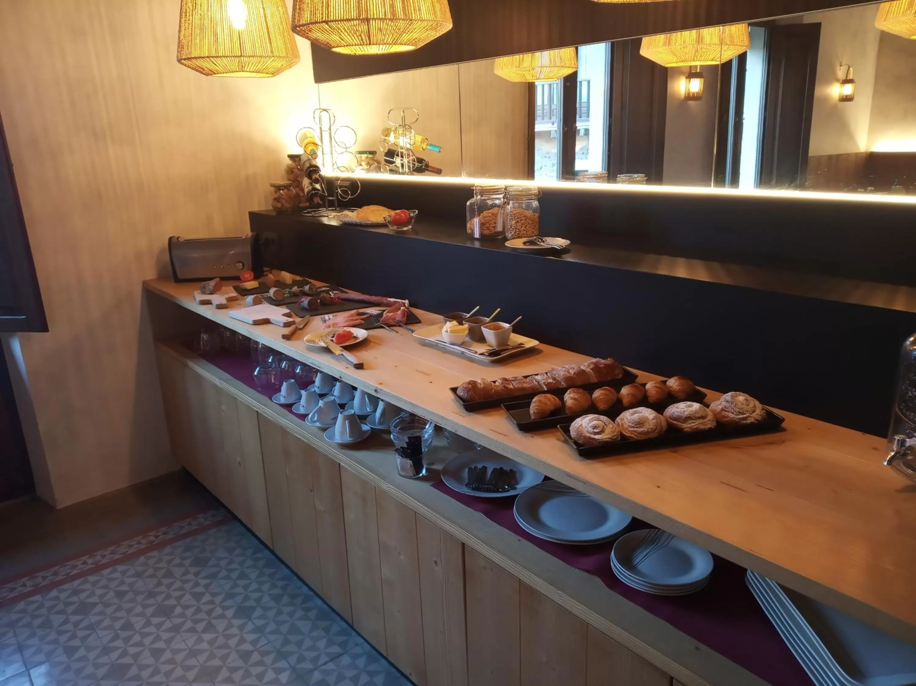 Restaurant/places to eat, Kitchen/Kitchenette in CAN MENCIÓ - Plaça Major