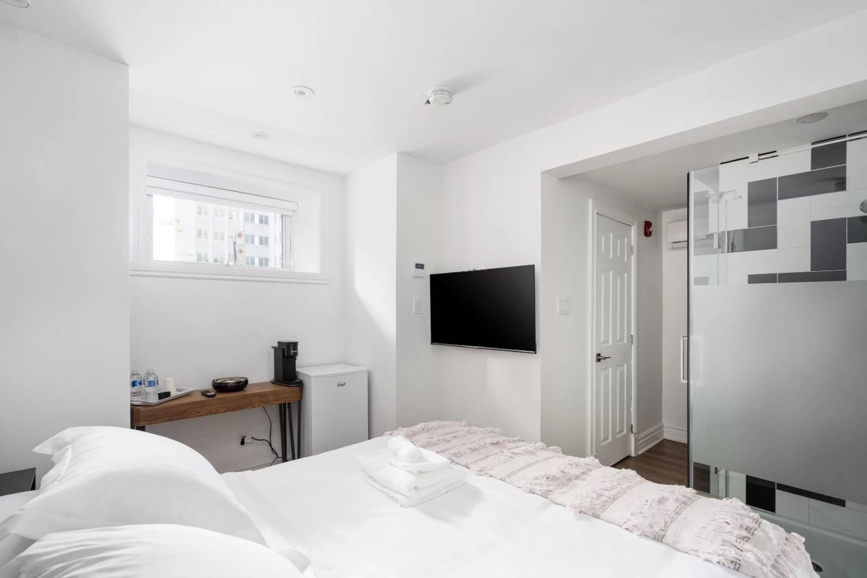 Bed in Le Penfield Par Nomade MTL