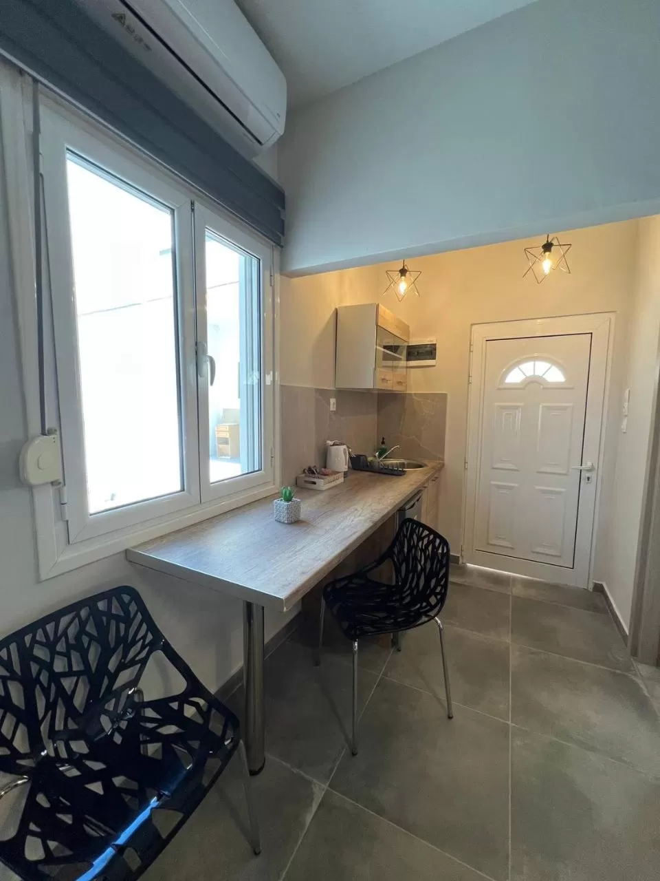 Kitchen or kitchenette in Elefsinian Mysteries Apartments