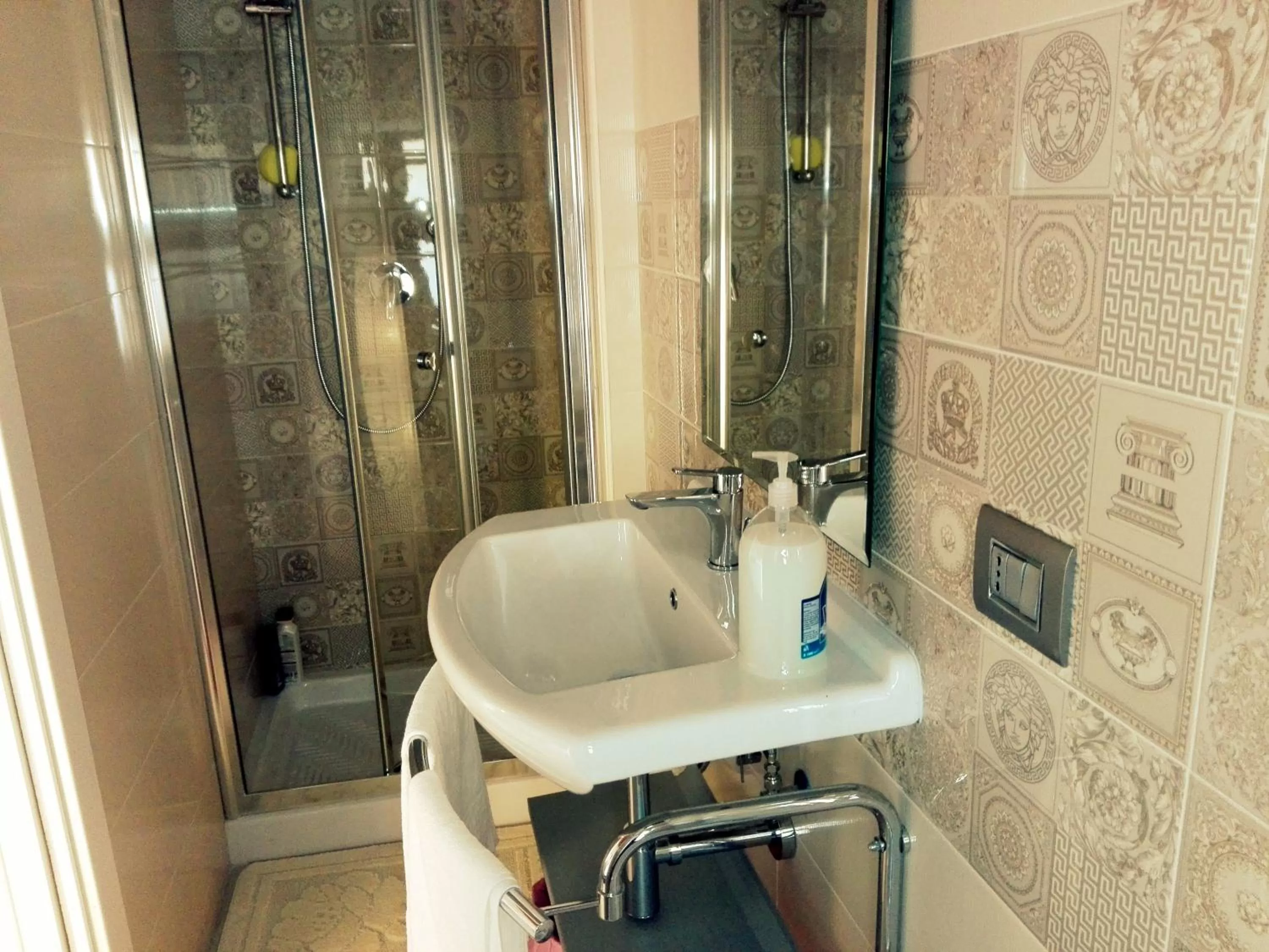 Shower in B&B San Francesco