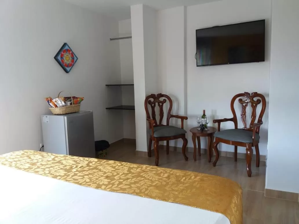 Living room, Bed in Hotel Anzea