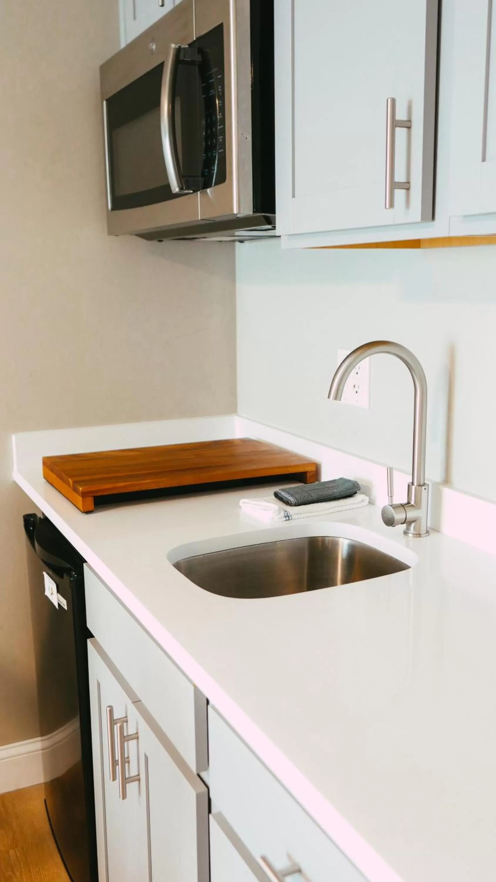 Kitchen or kitchenette, Kitchen/Kitchenette in The Atlantic Motel