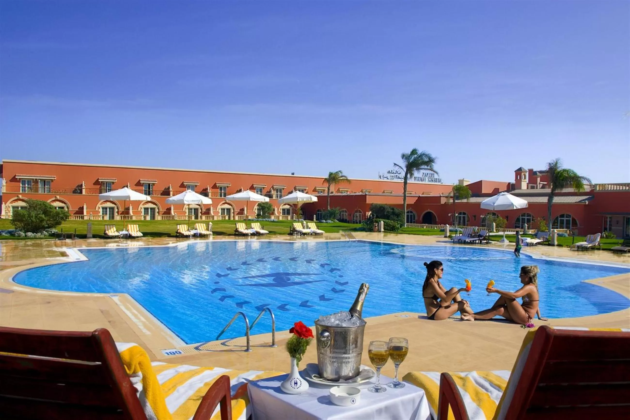 Swimming pool in Helnan Auberge Fayoum