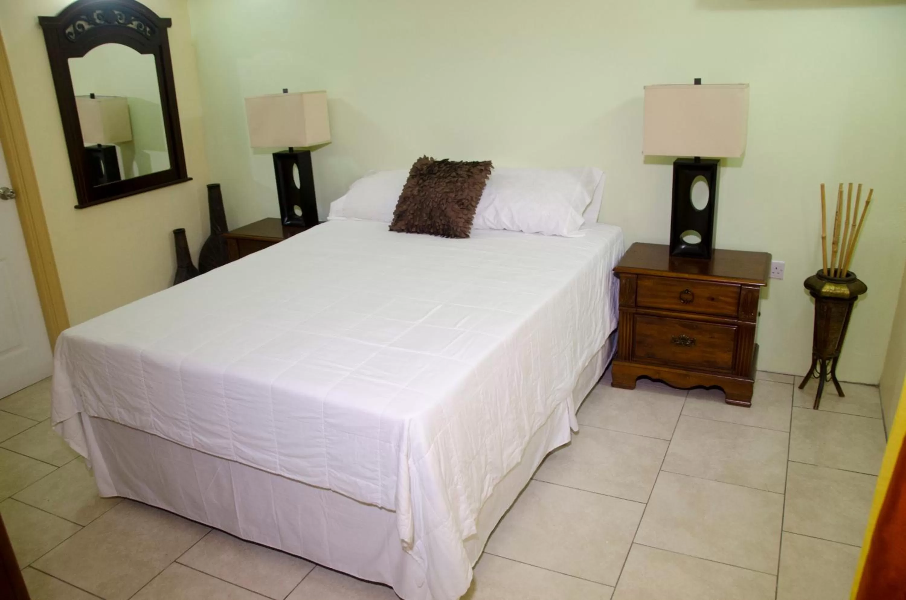 Bedroom, Bed in Matthew's Miracle View