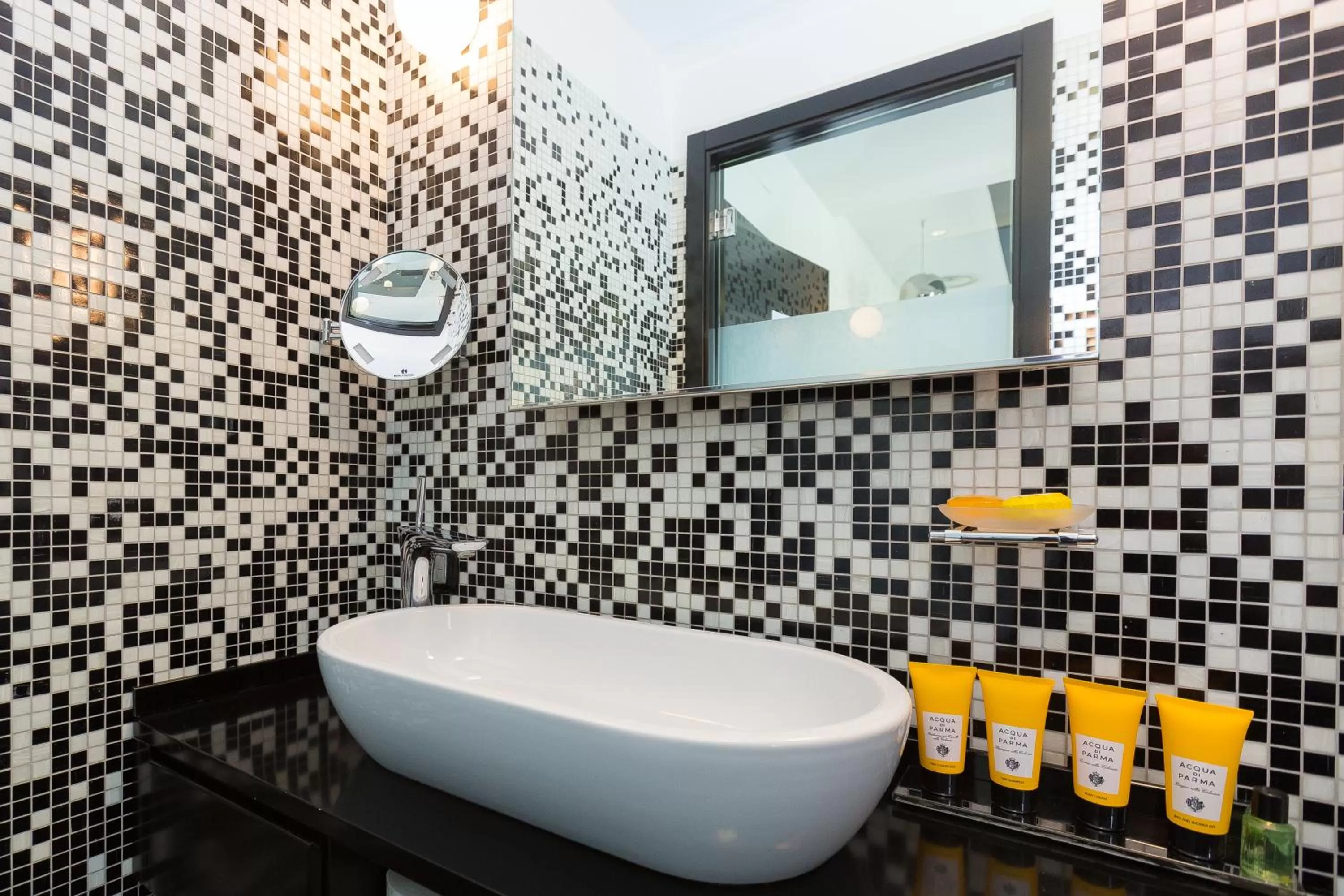 Bathroom in JC Hotel