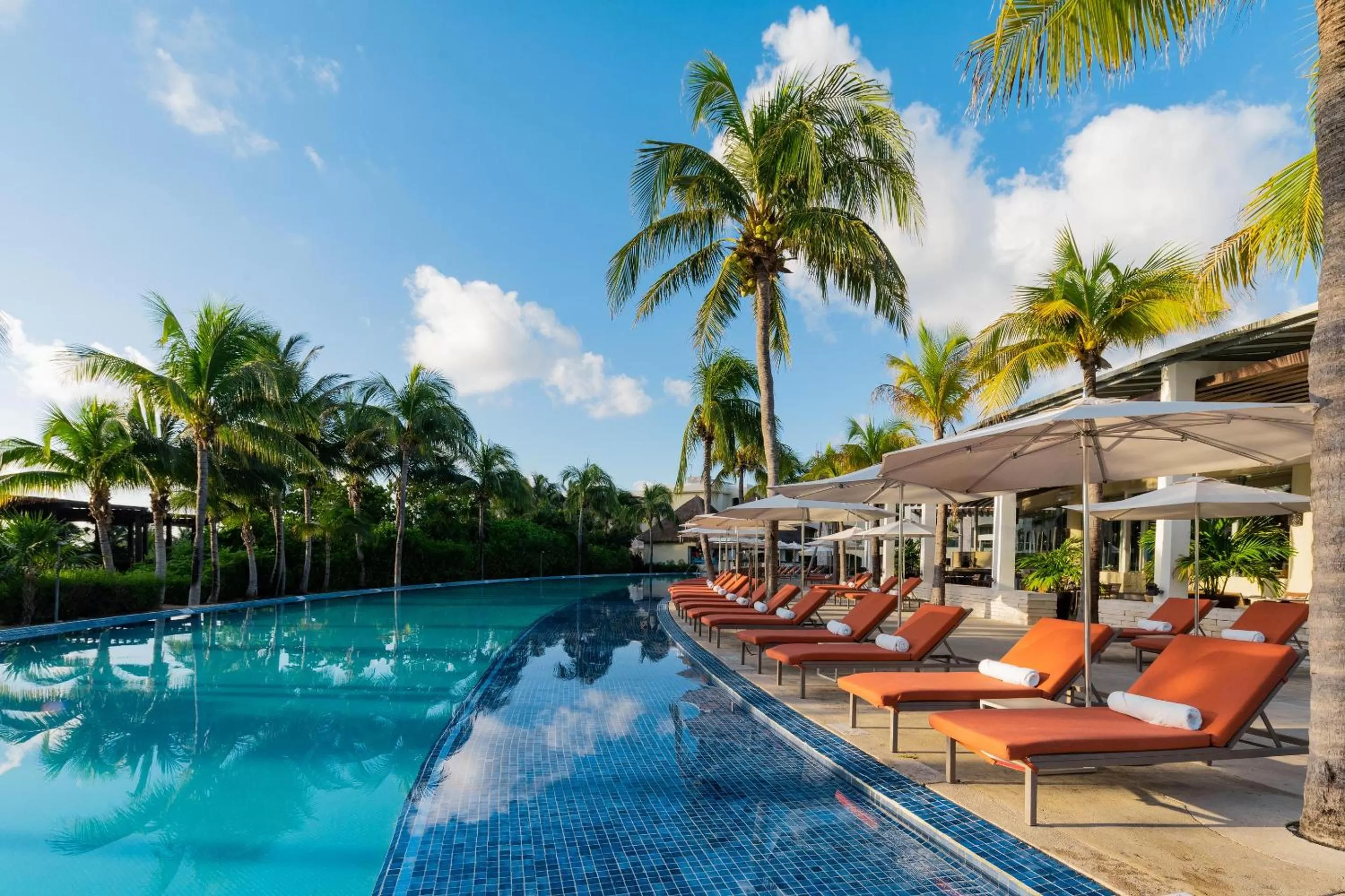 Swimming pool in Moon Palace The Grand Cancun All Inclusive