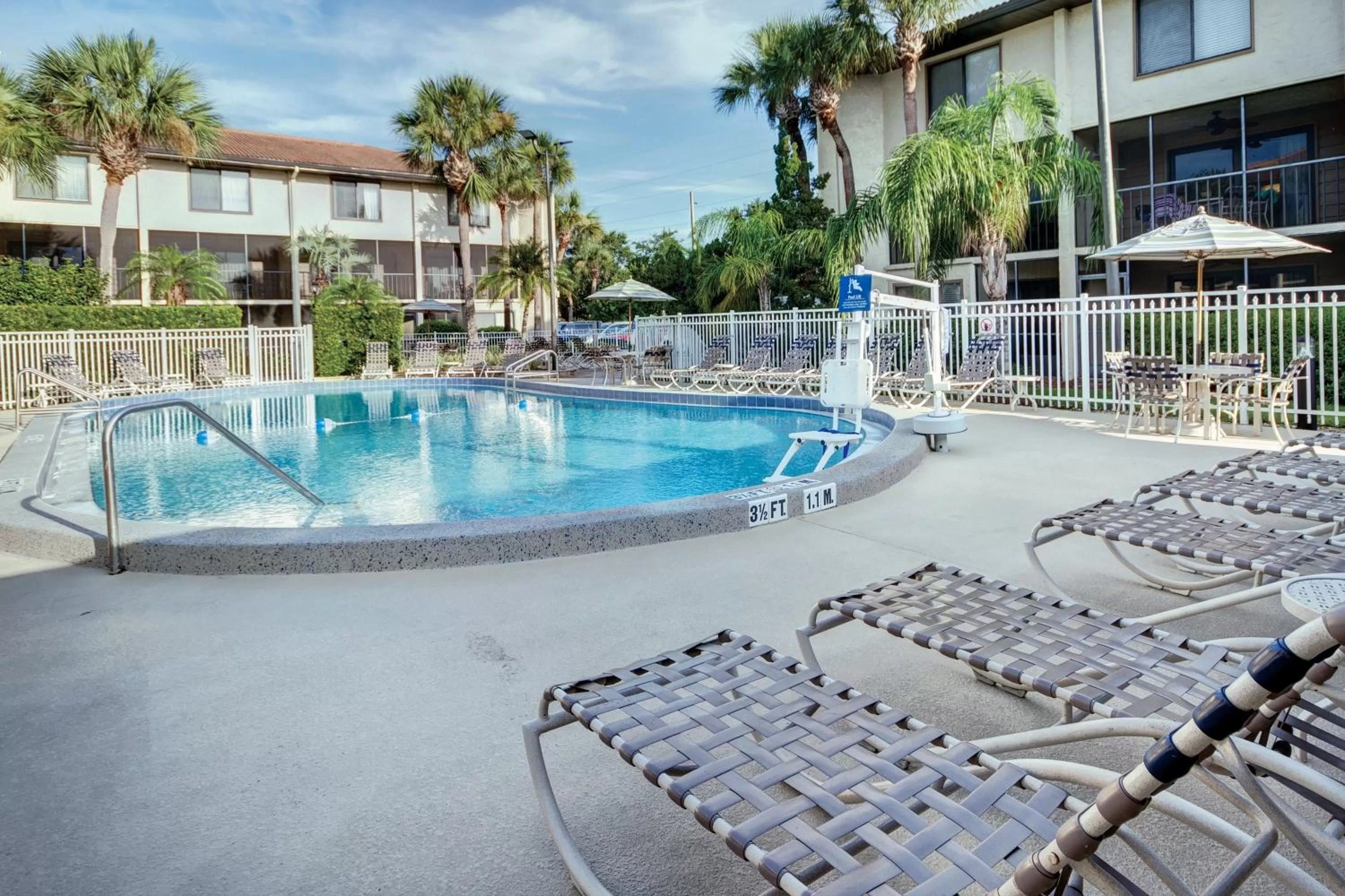 Swimming pool in Club Wyndham Orlando International