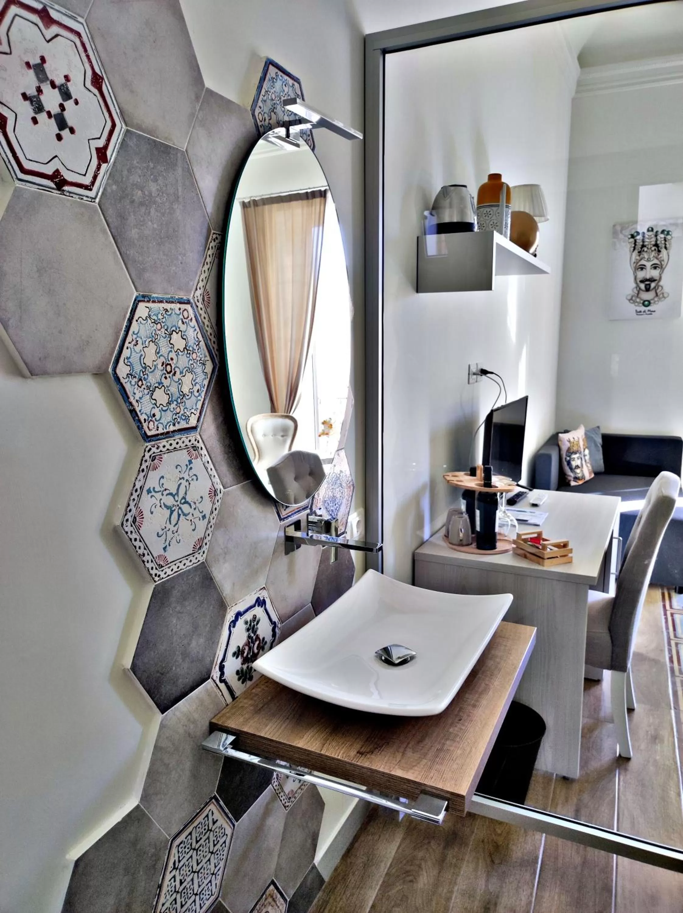 Bathroom, Seating Area in Kèramos Luxury Rooms