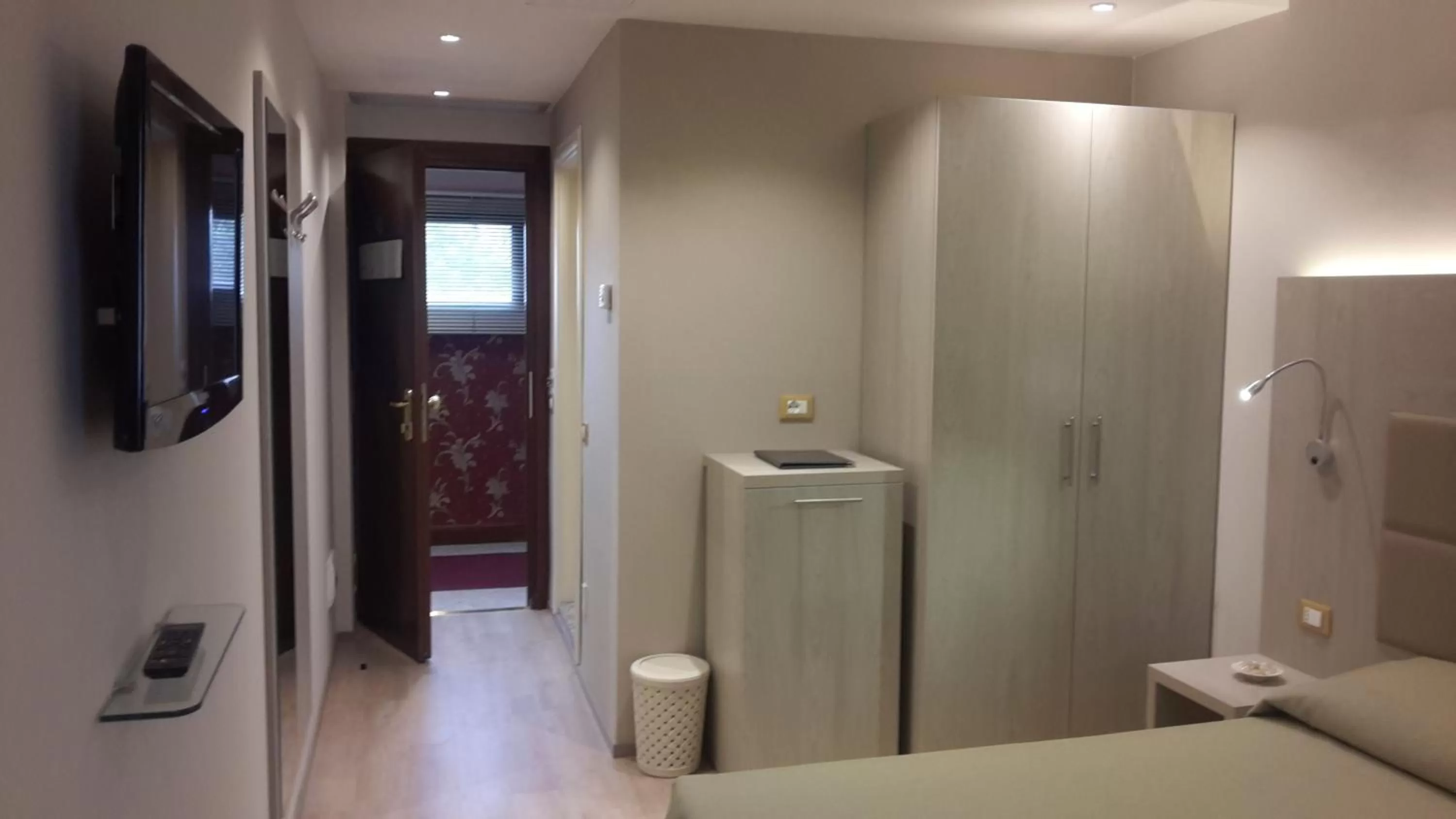 Day, Bathroom in Hotel Alexander