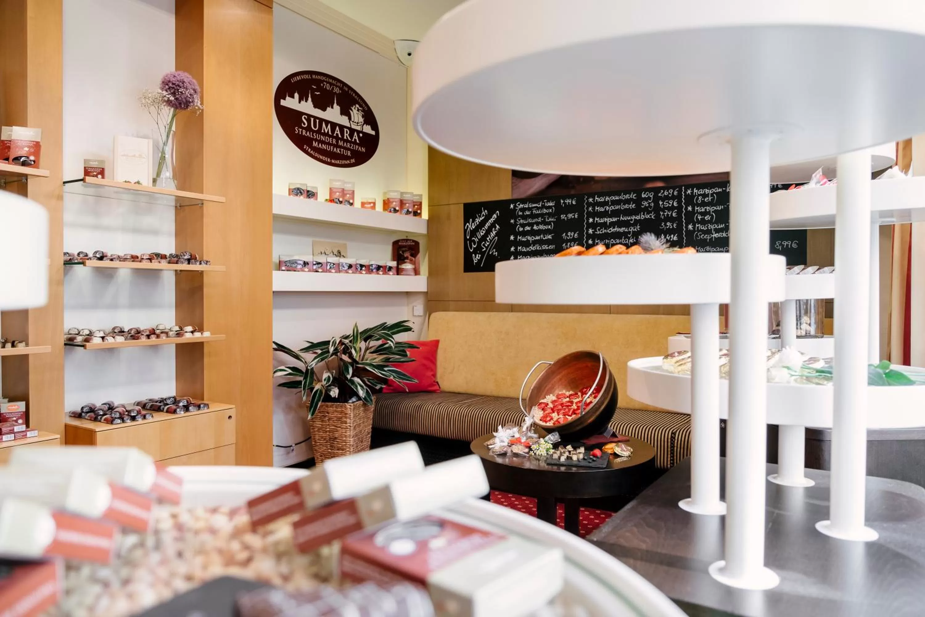 On-site shops in Hotel am Jungfernstieg