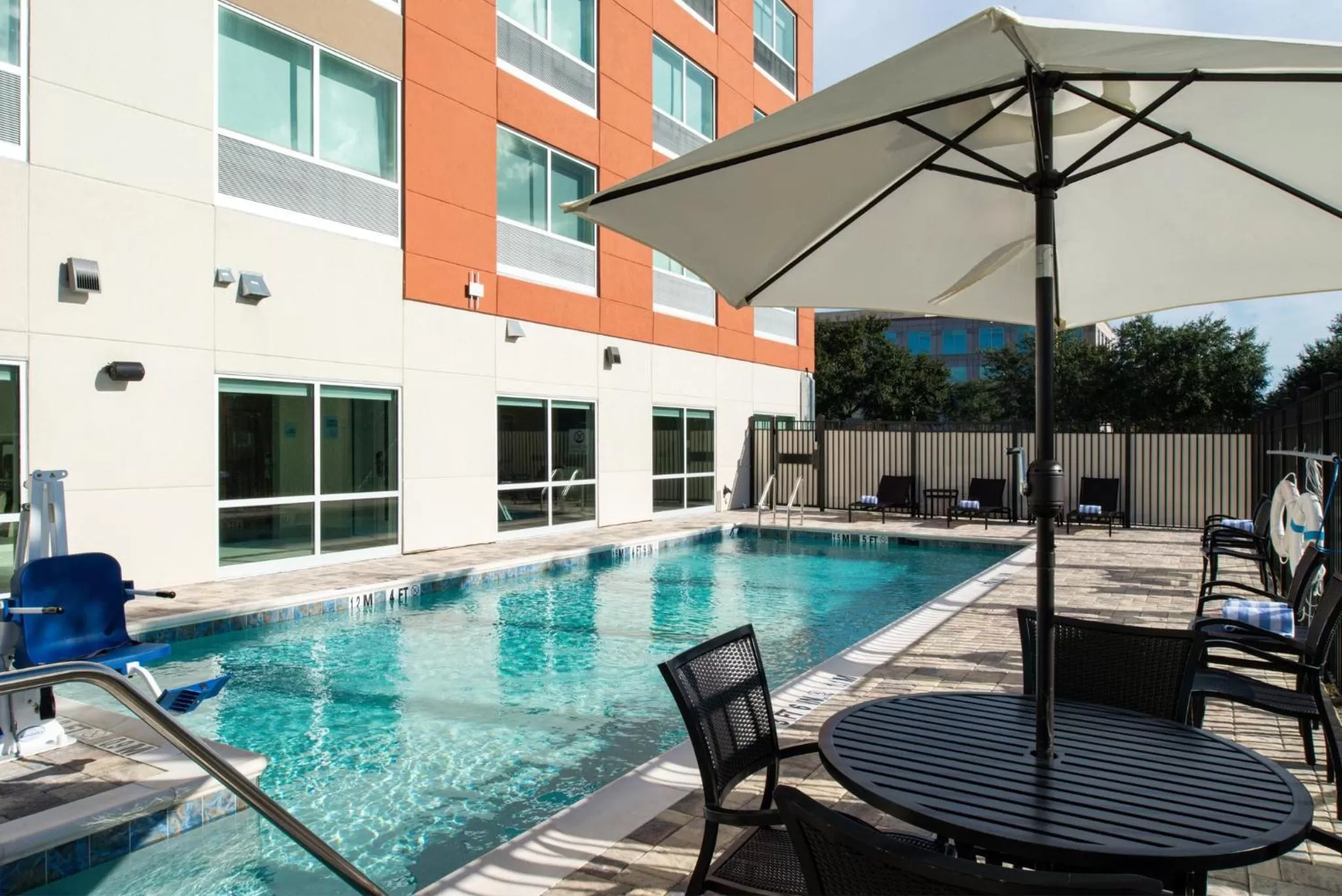 Swimming pool in Holiday Inn Express Orlando - South Park by IHG