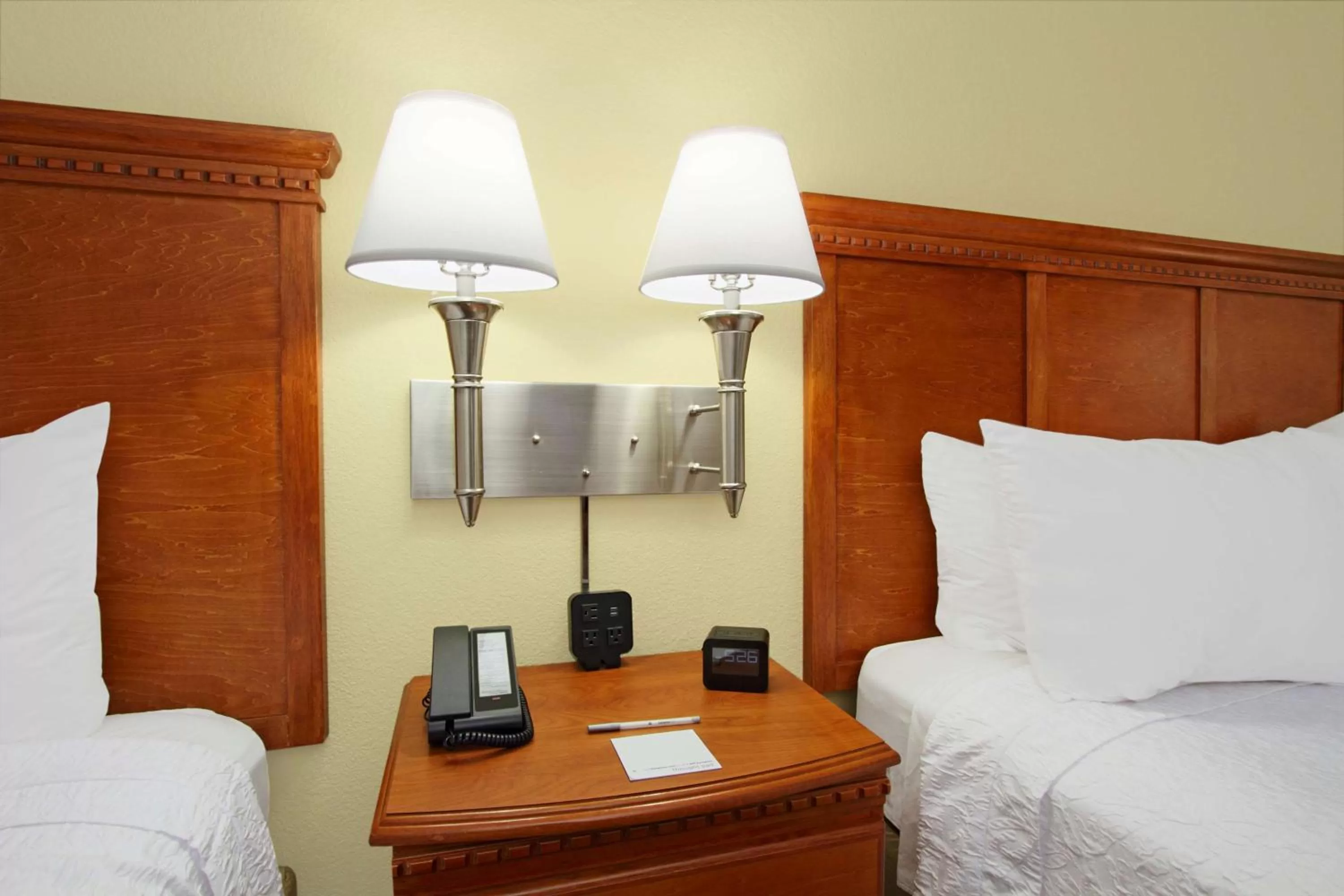 Bed in Hampton Inn Ashtabula