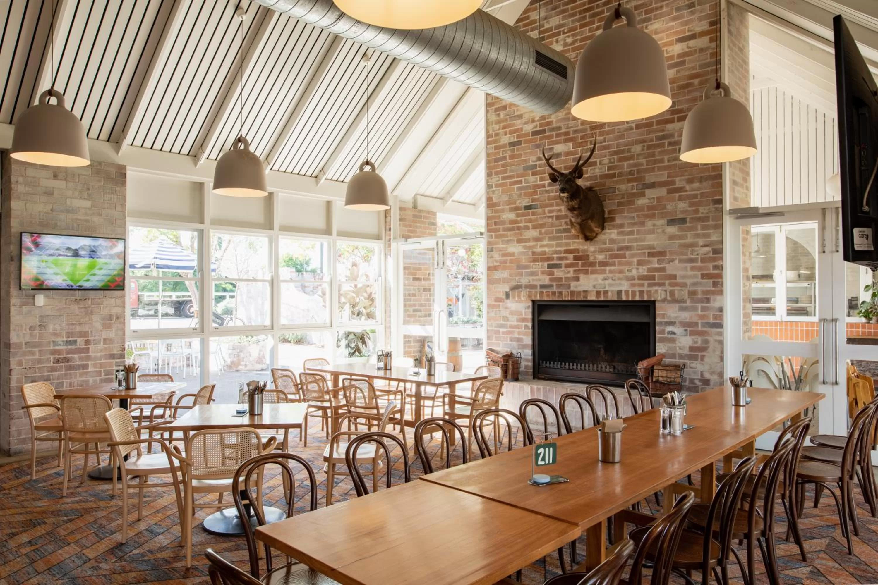 Restaurant/places to eat in Camden Valley Inn