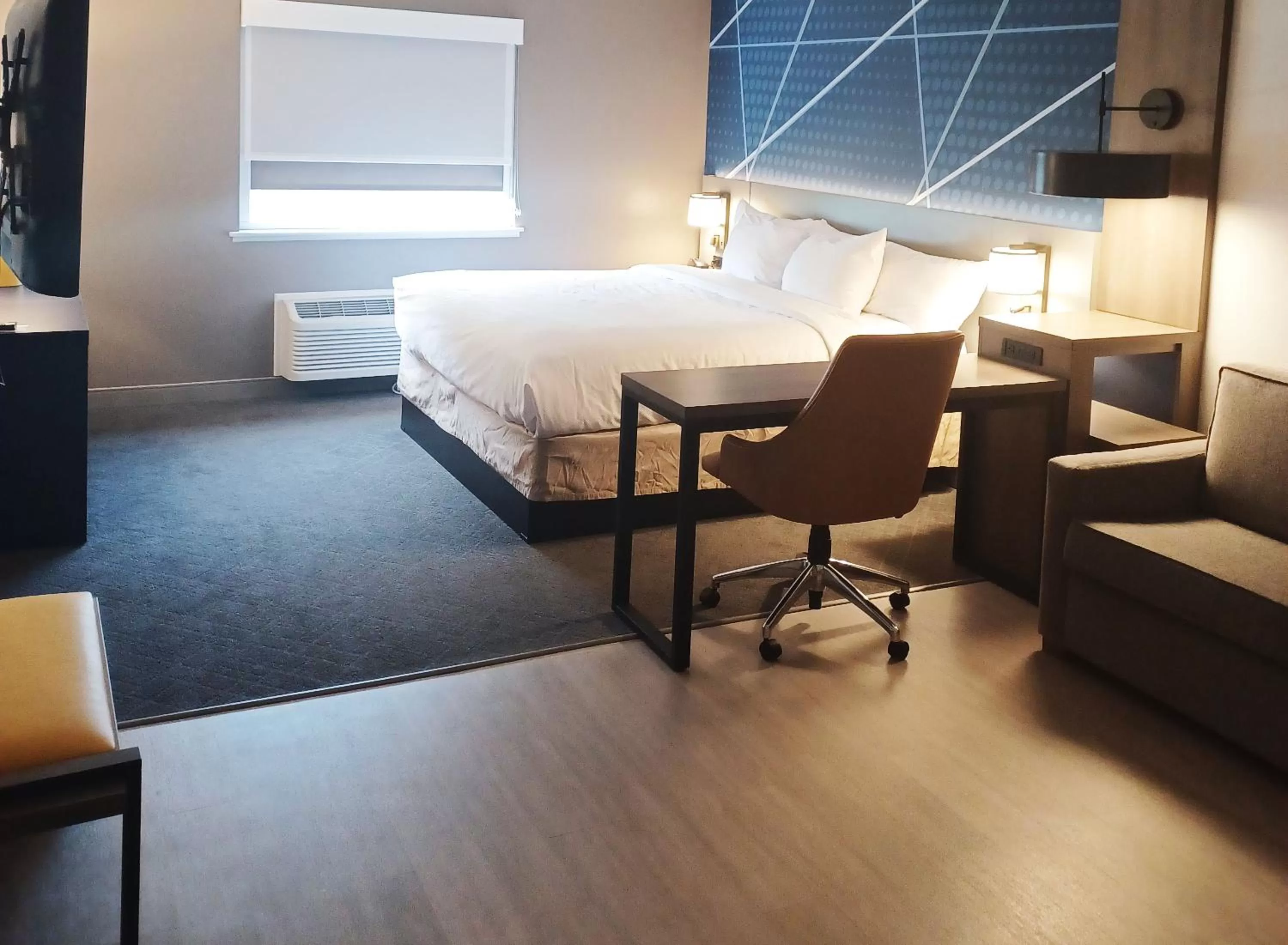 Bed in Comfort Inn Edinburgh - Columbus