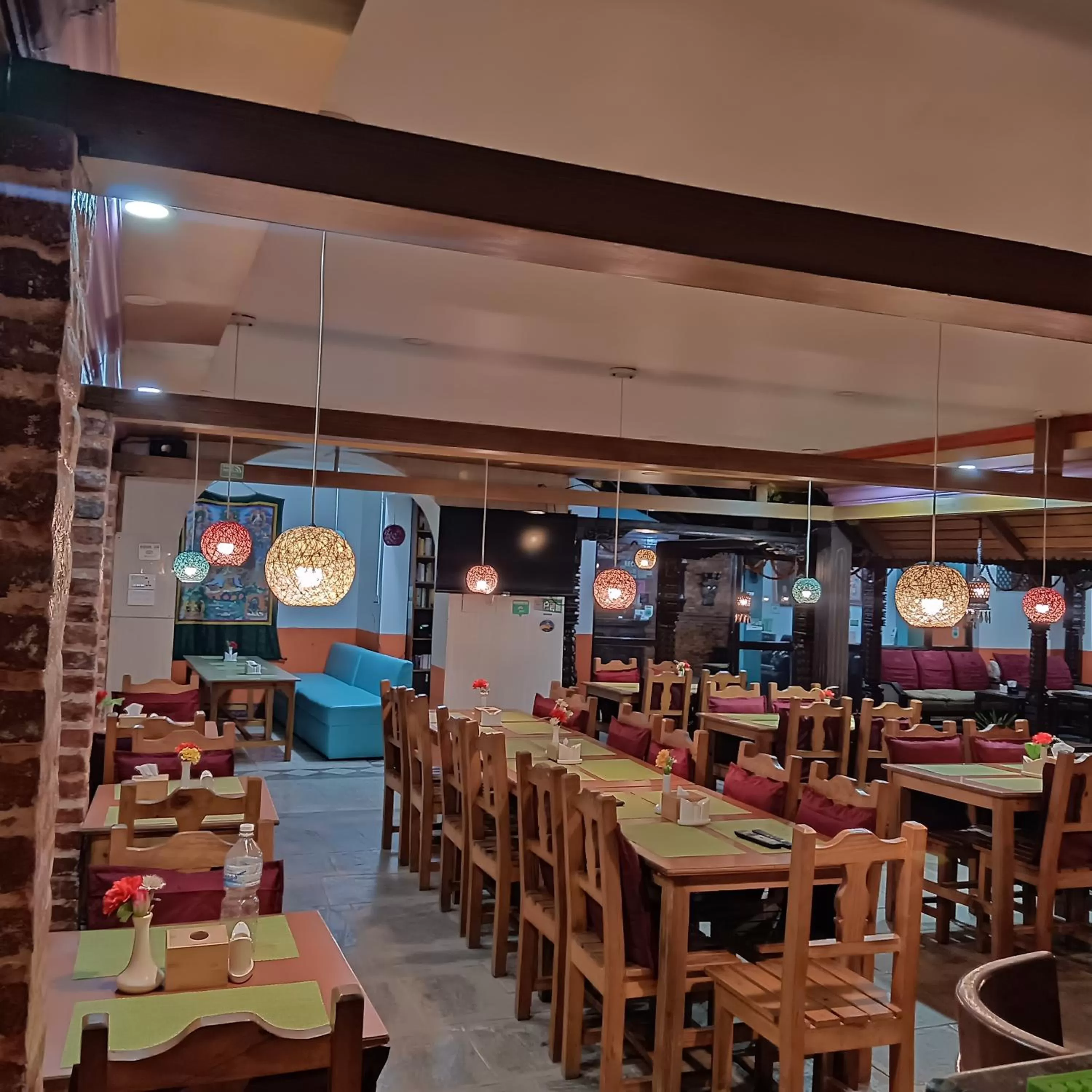 Restaurant/places to eat in Hotel Green Horizon