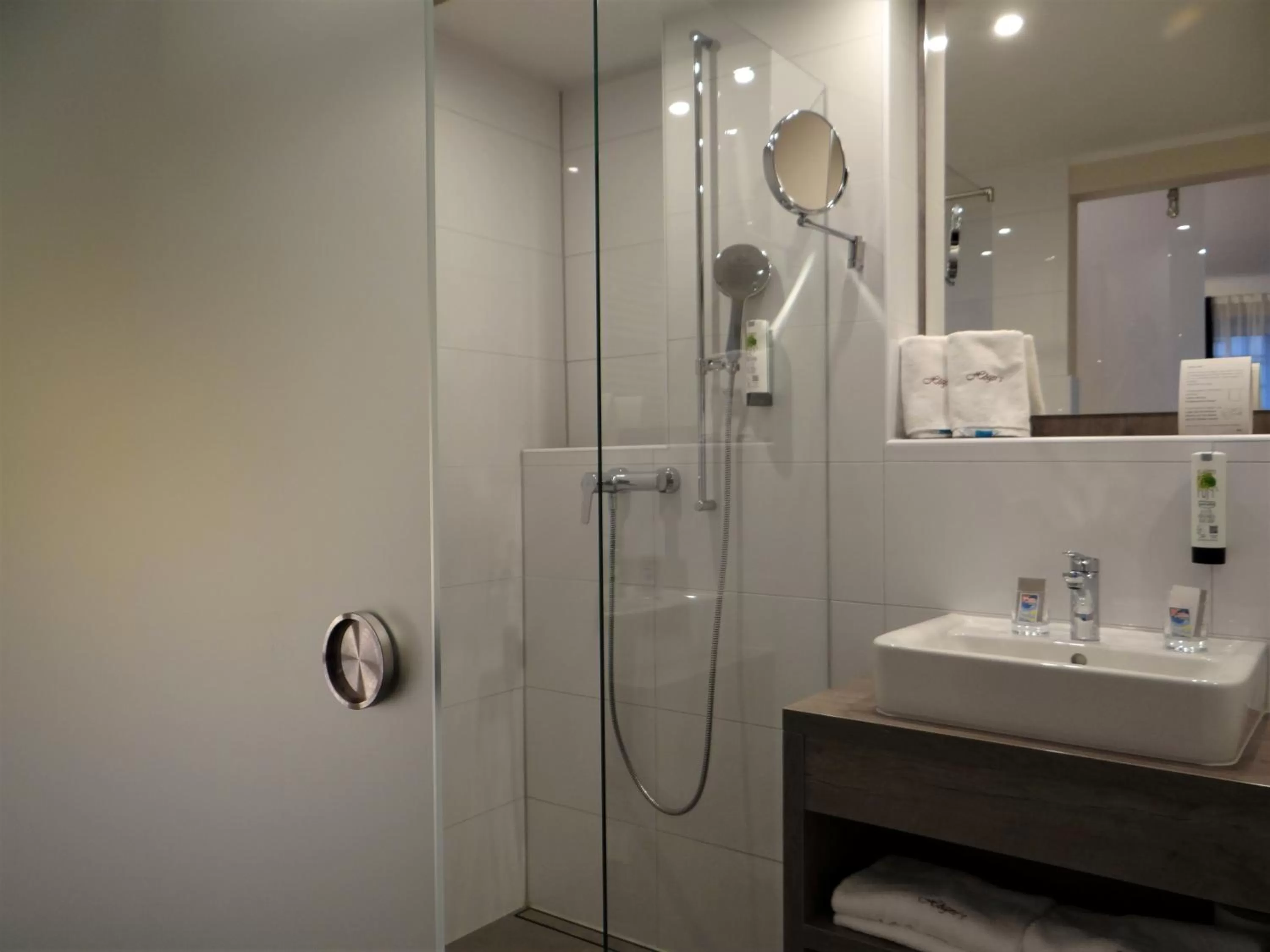 Bathroom in Höger's Hotel & Restaurant