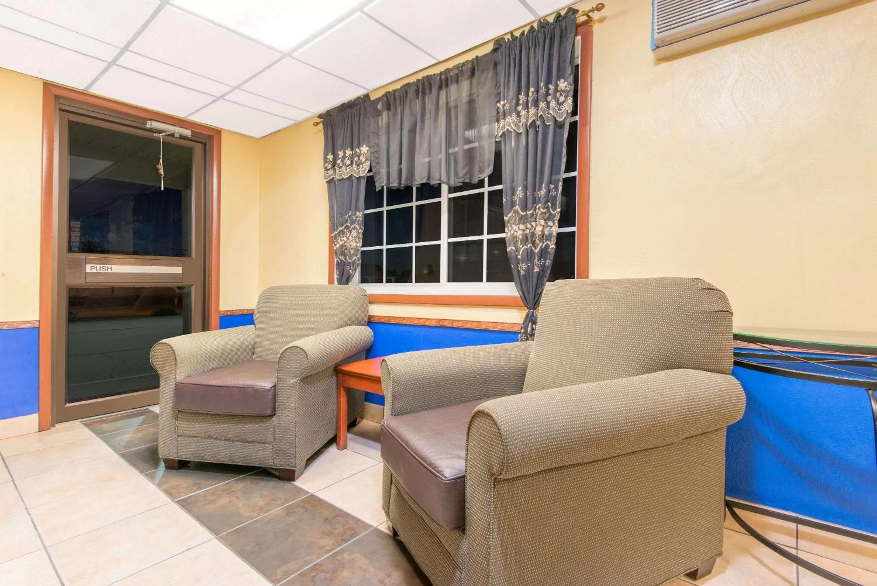 Lobby or reception in Days Inn by Wyndham Great Bend