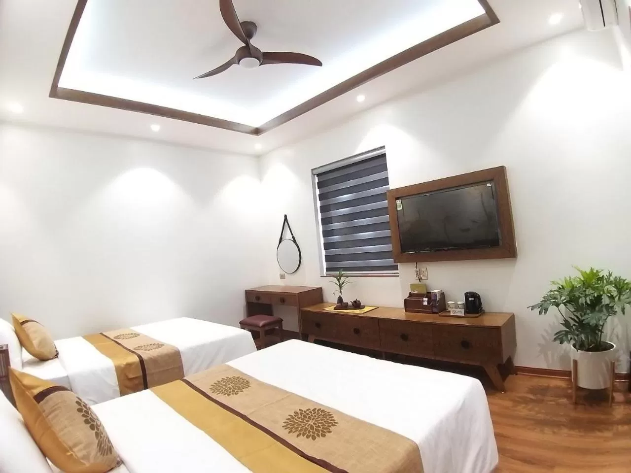 TV and multimedia, Bed in Samatha Hotel Bai Chay, Ha Long