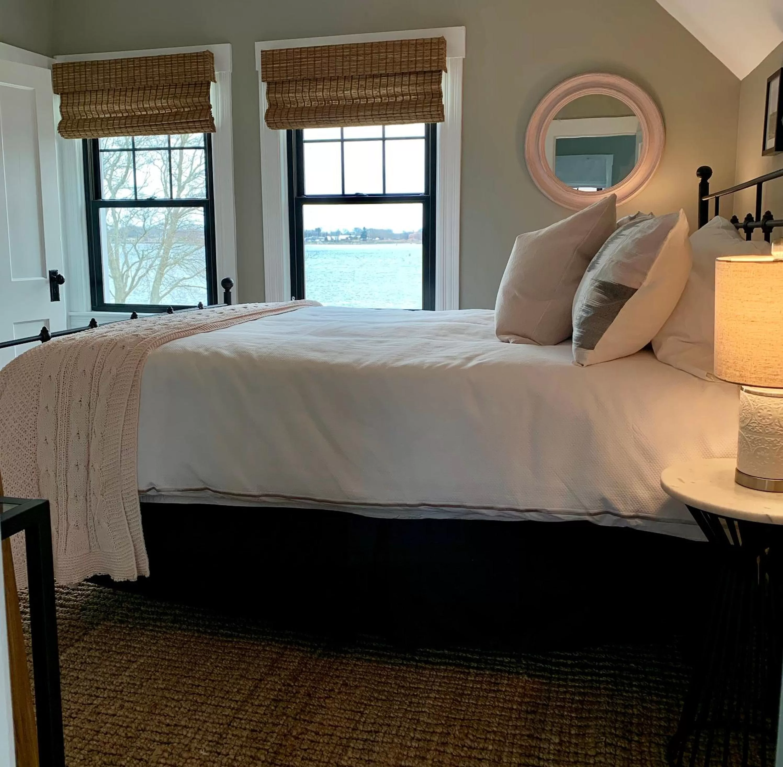 Living room, Bed in Harbor View Landing
