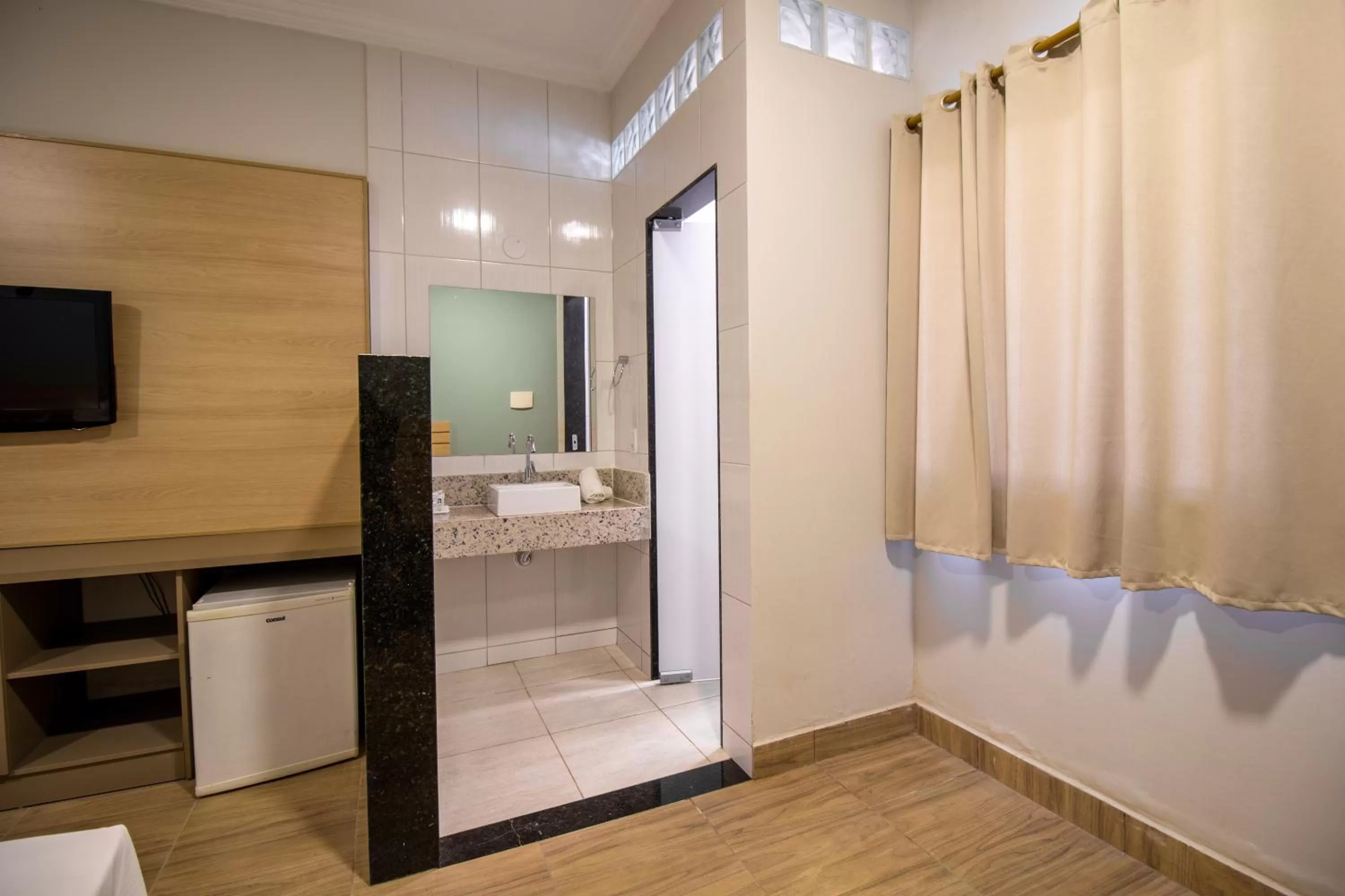 Bathroom in Porto Mar Hotel