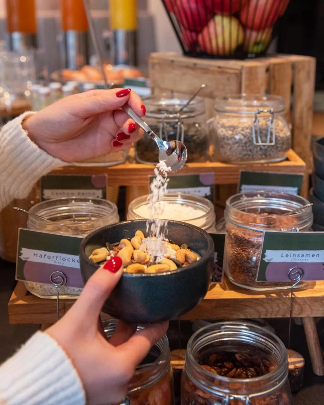 Restaurant/places to eat in KOOS Hotel&Apartments - City Aparthotel