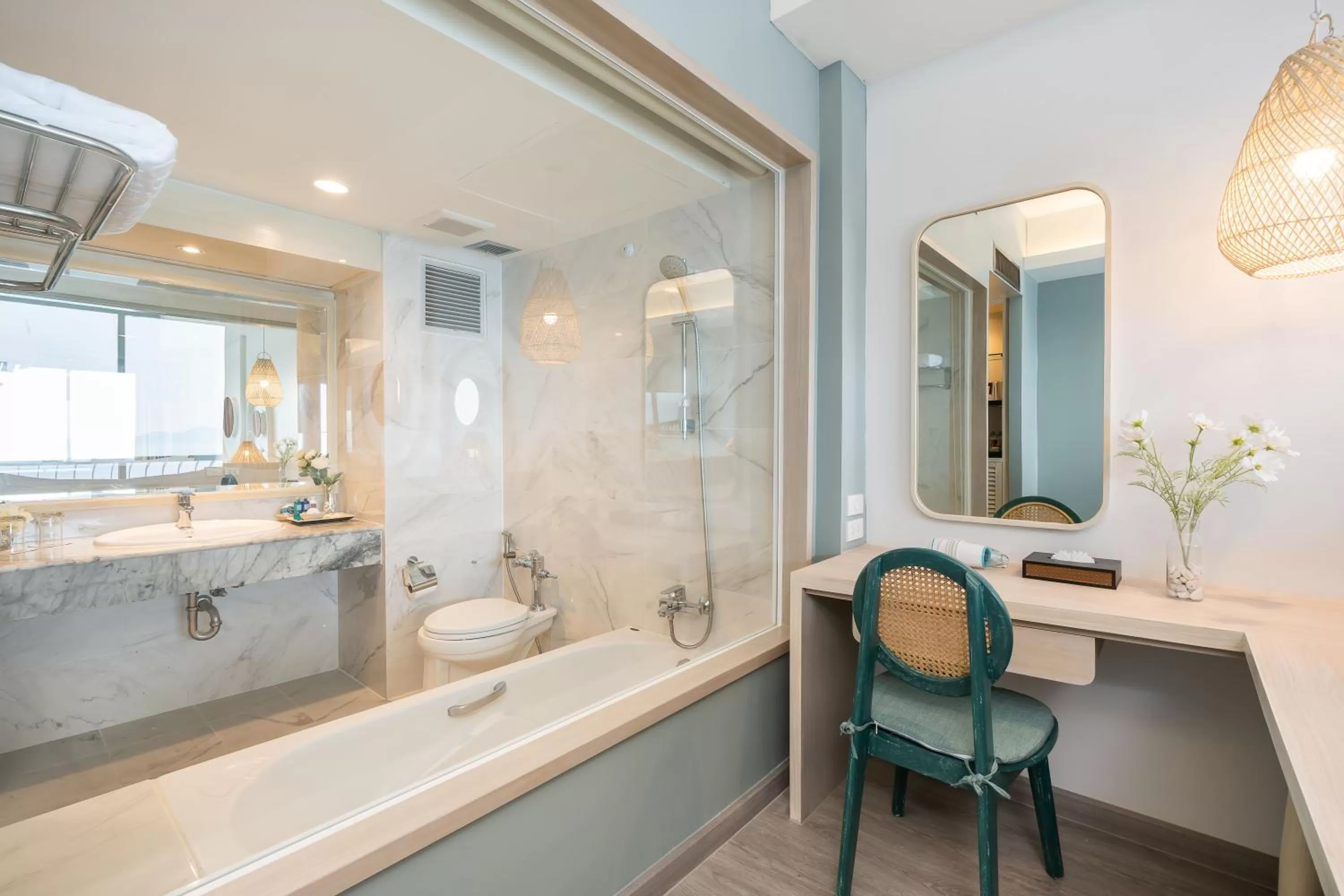 Shower in Cosy Beach Hotel - SHA Extra Plus