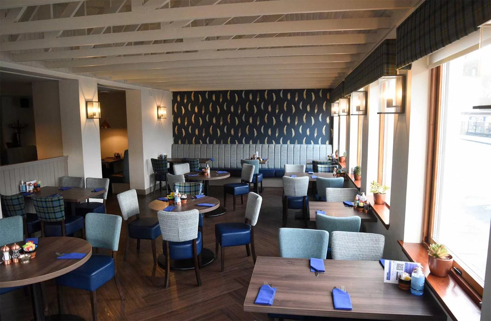 Restaurant/places to eat in The Royal Hotel