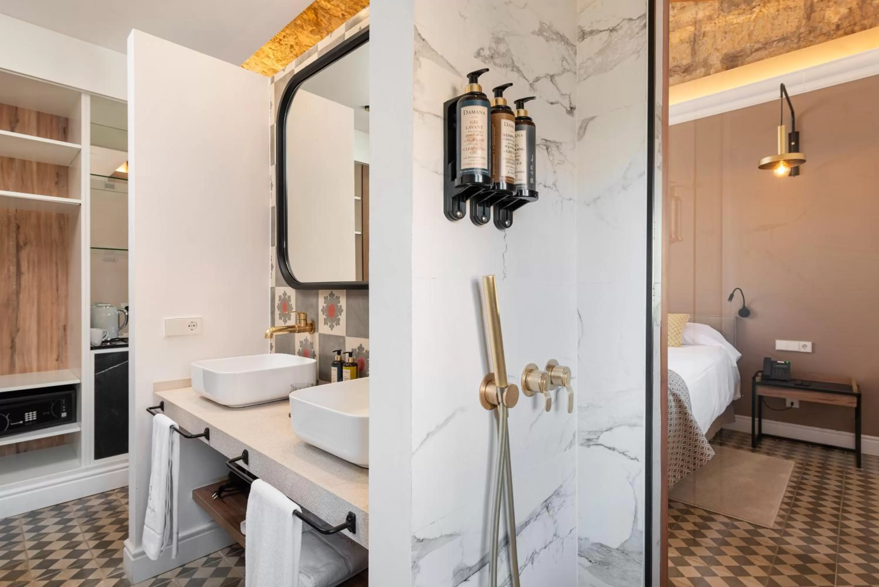 Shower in Hotel Can Quetglas