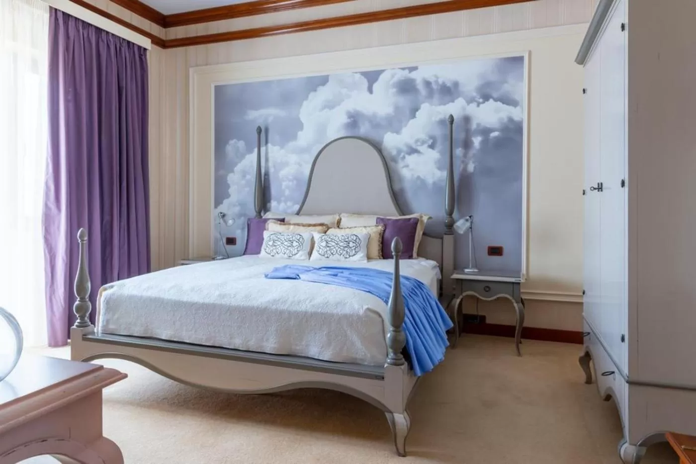 Bed in Suter Palace Heritage Boutique Hotel