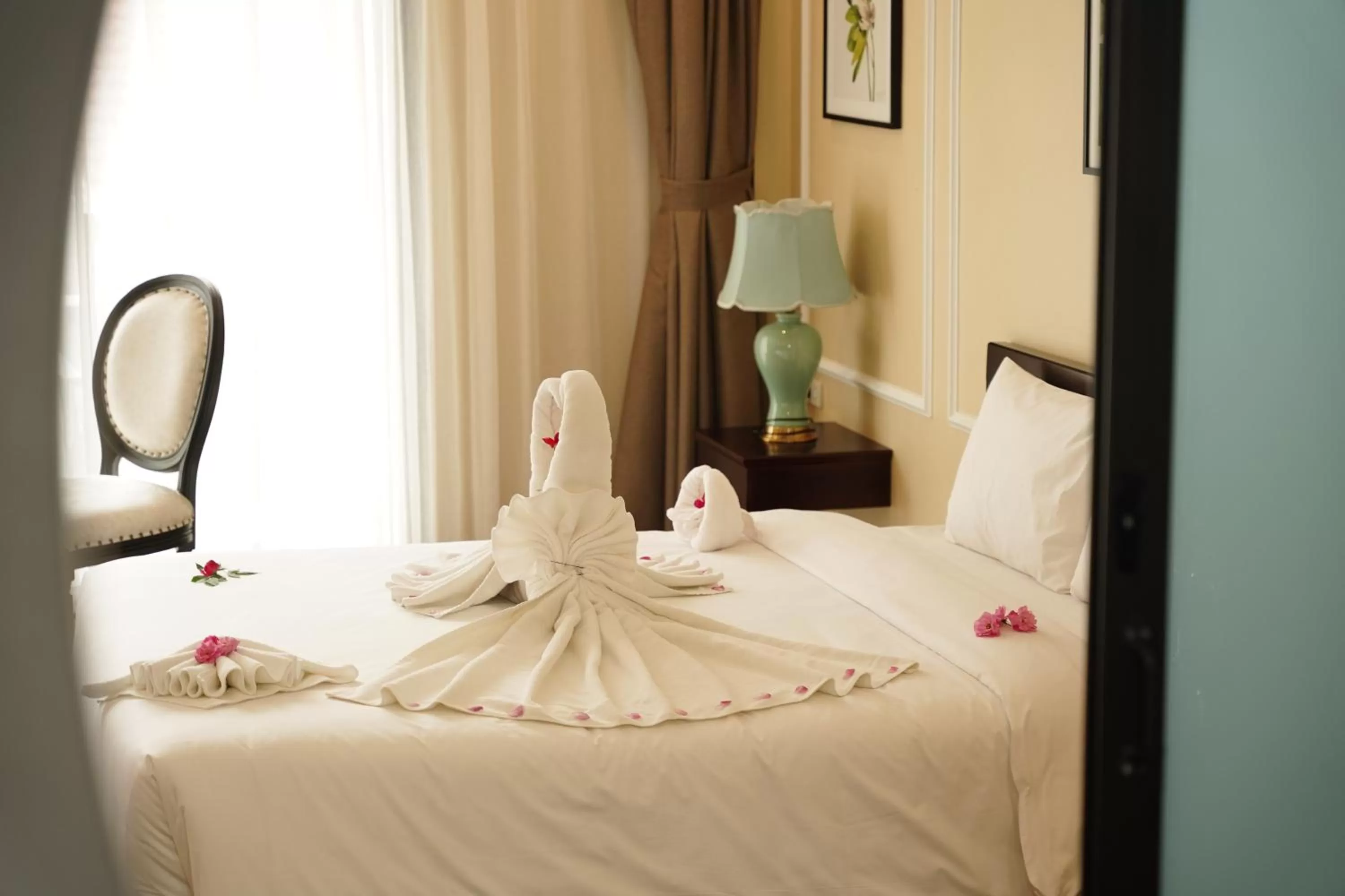 Photo of the whole room, Bed in Lalita Tam Coc Resort & Spa