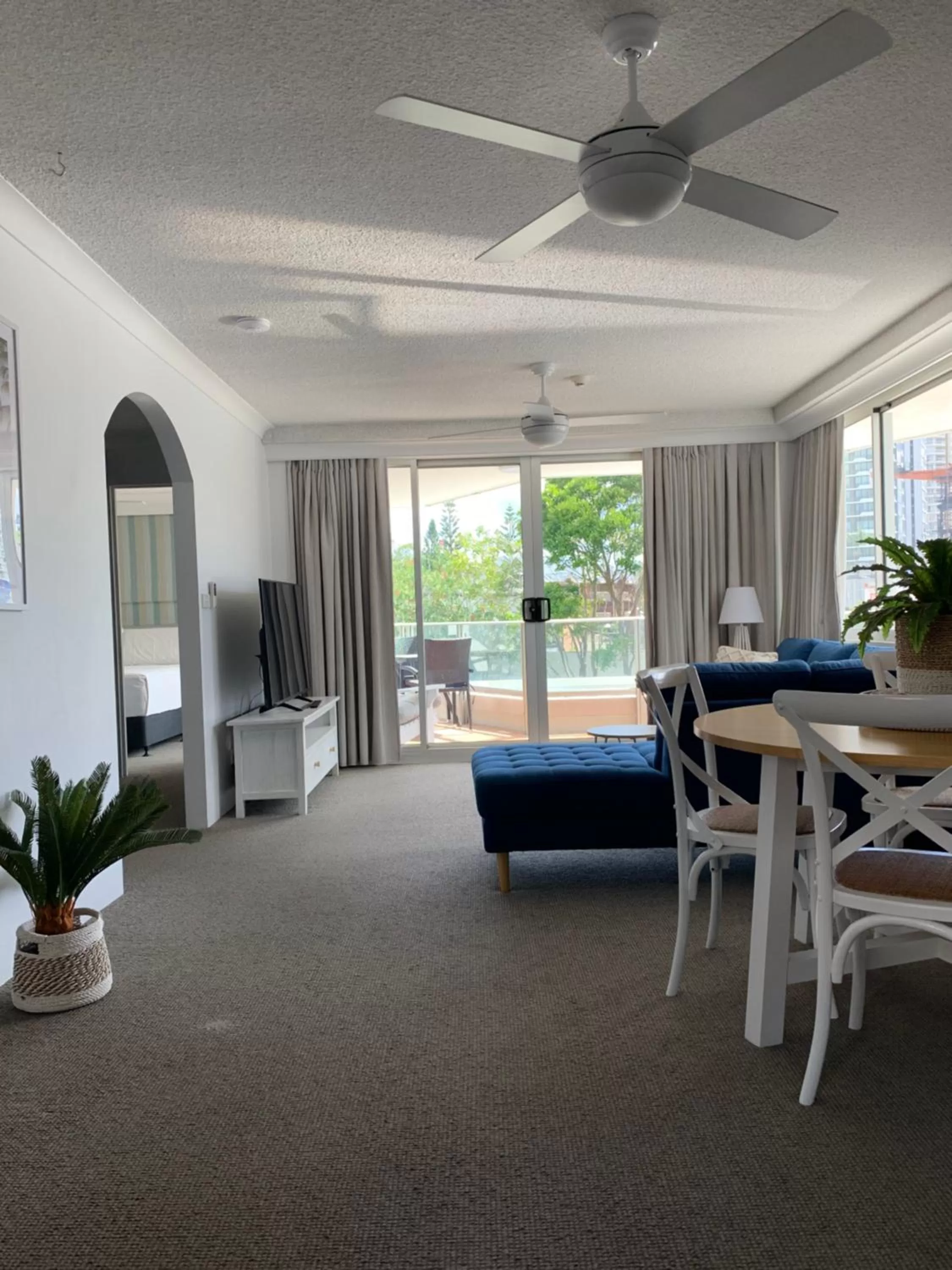 Living room, Bed in Pacific Regis Beachfront Holiday Apartments