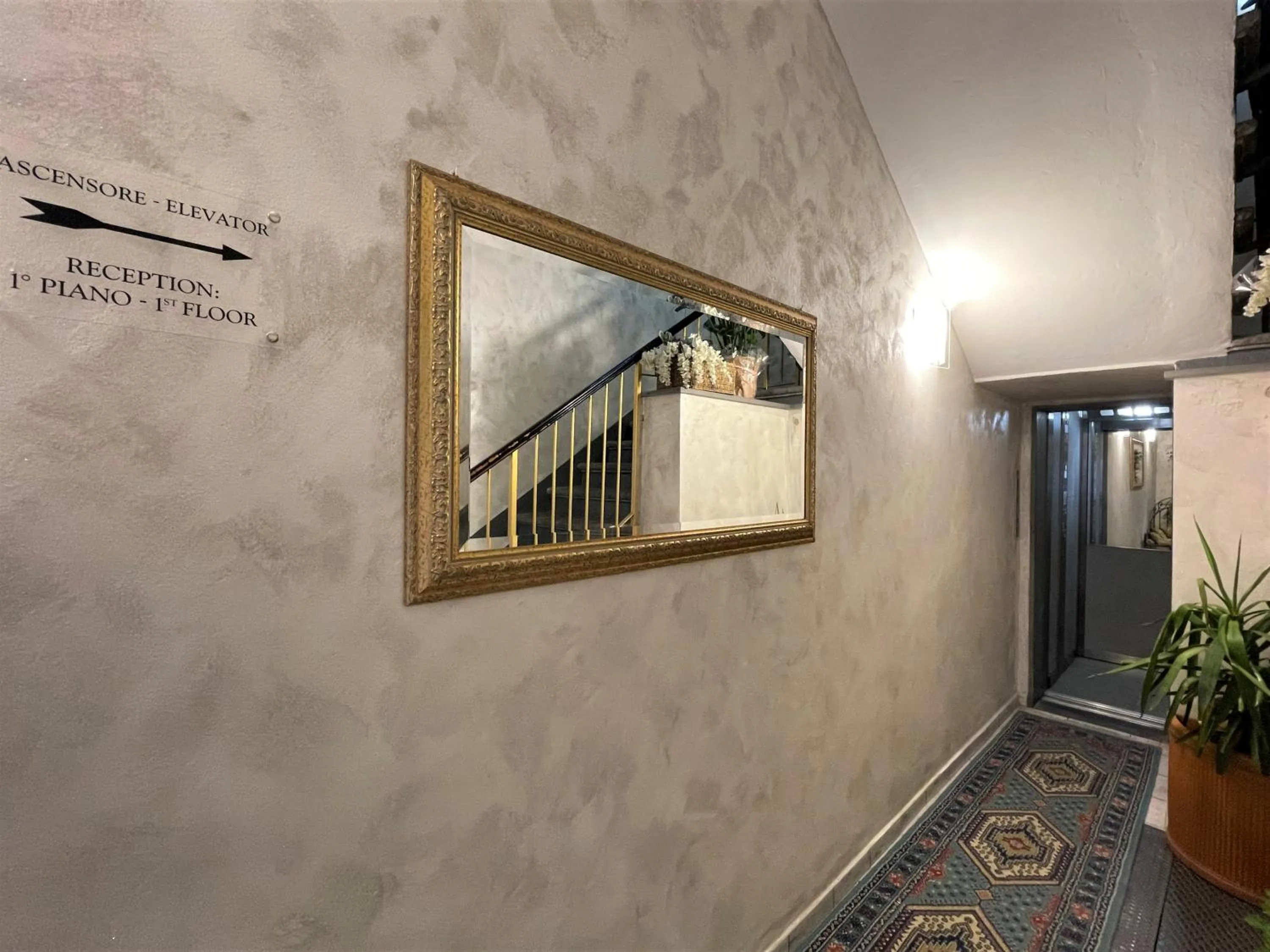 elevator in Hotel Leopolda